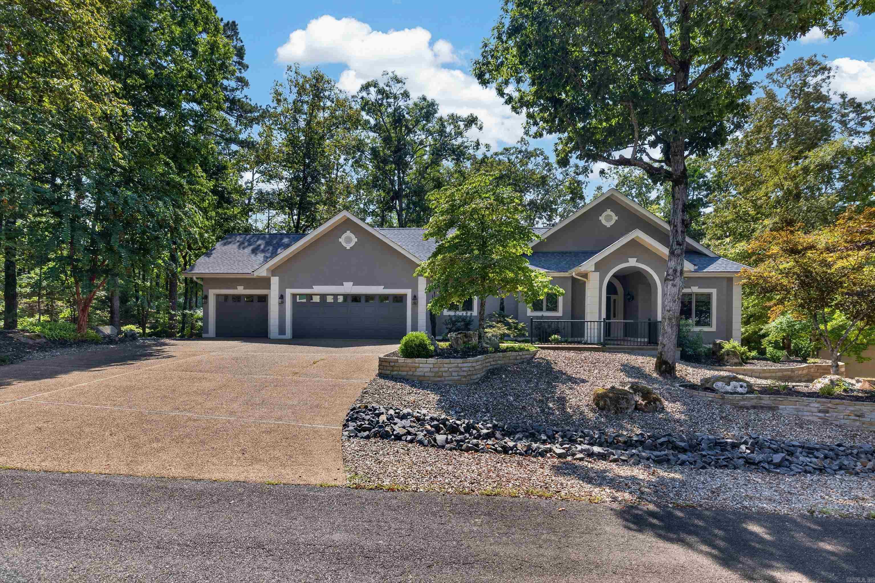 32 Princesa Drive — photo 2