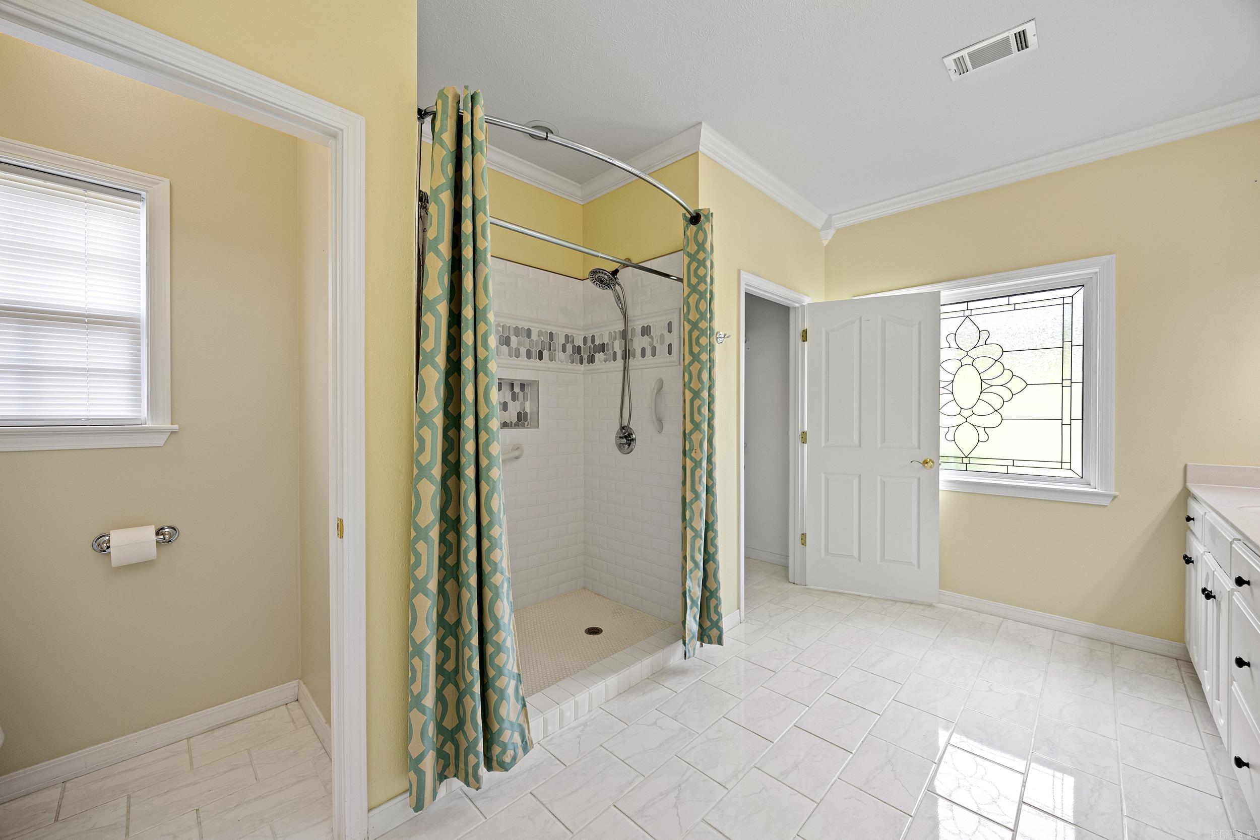 1707 Holloway  Morrilton, AR