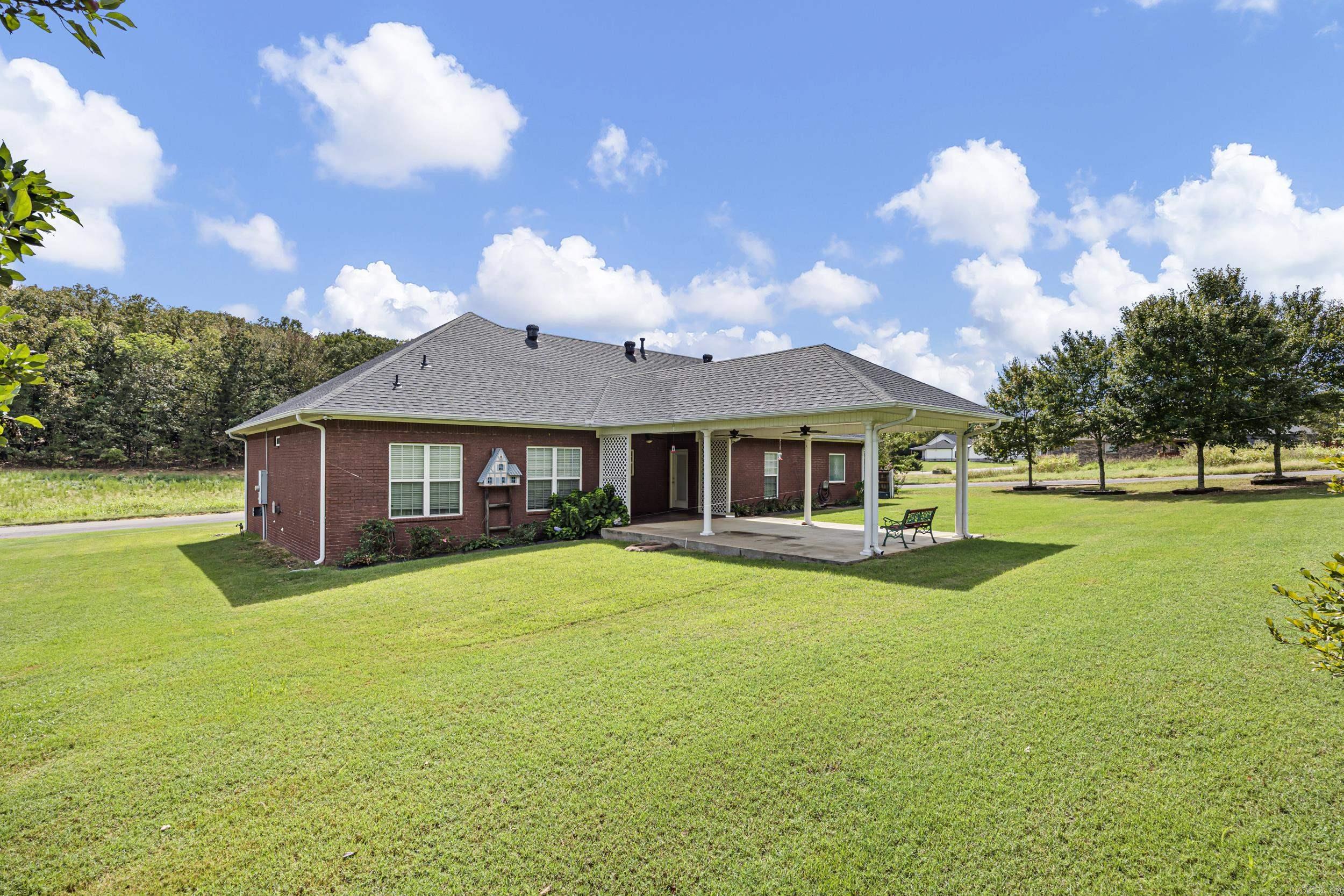 1707 Holloway  Morrilton, AR