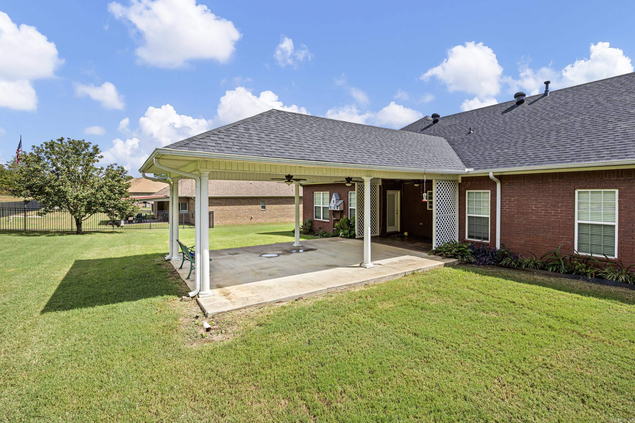 1707 Holloway  Morrilton, AR