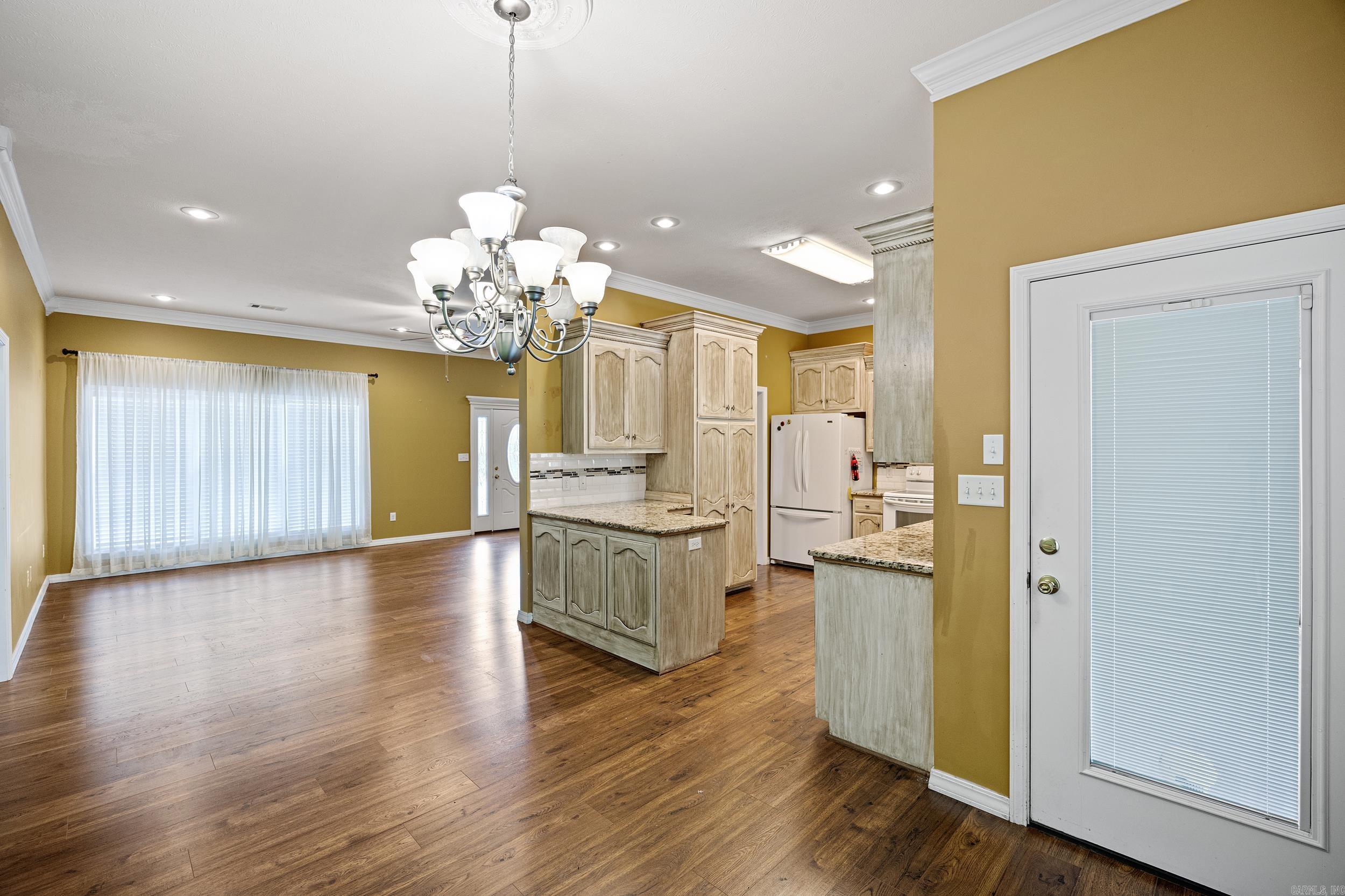 1707 Holloway  Morrilton, AR