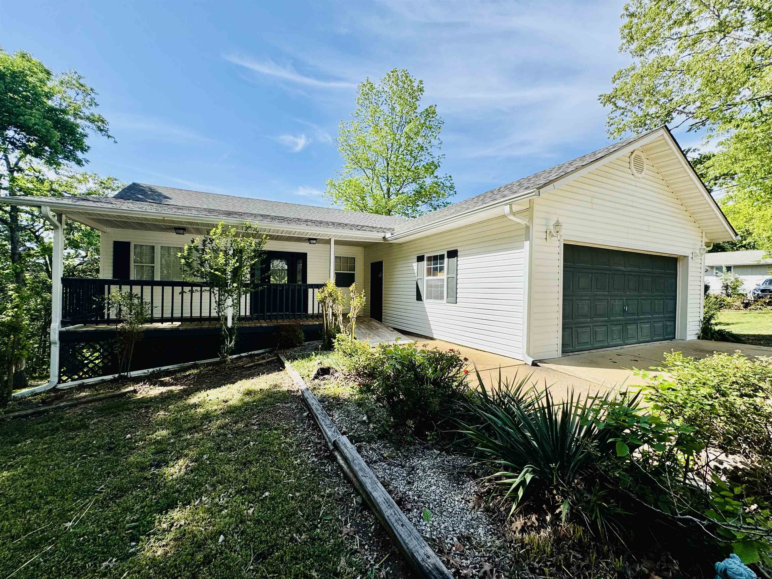 100 Powhatan  Cherokee Village, AR