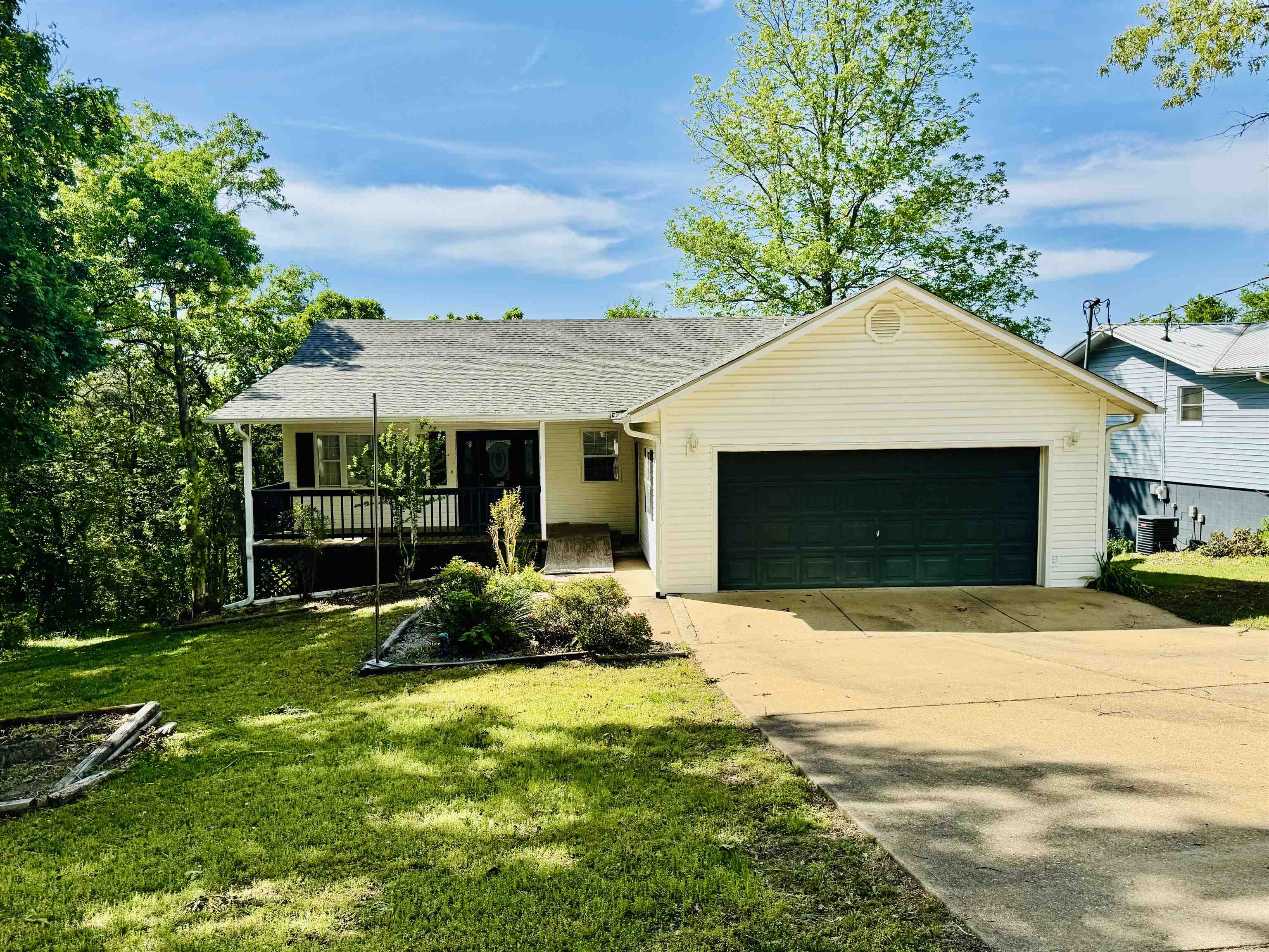 100 Powhatan  Cherokee Village, AR