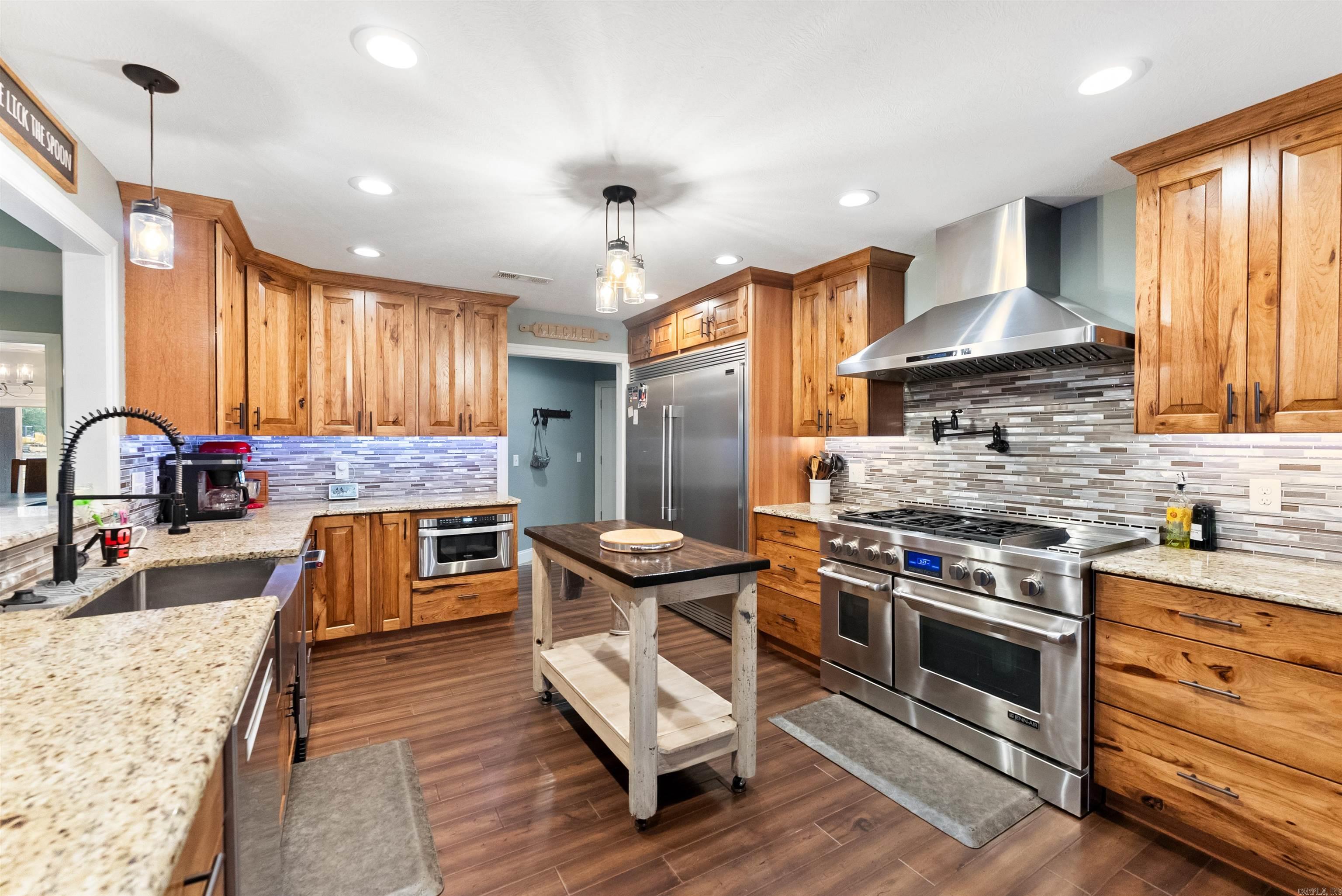 631 Fairview Drive Flippin, AR 72634