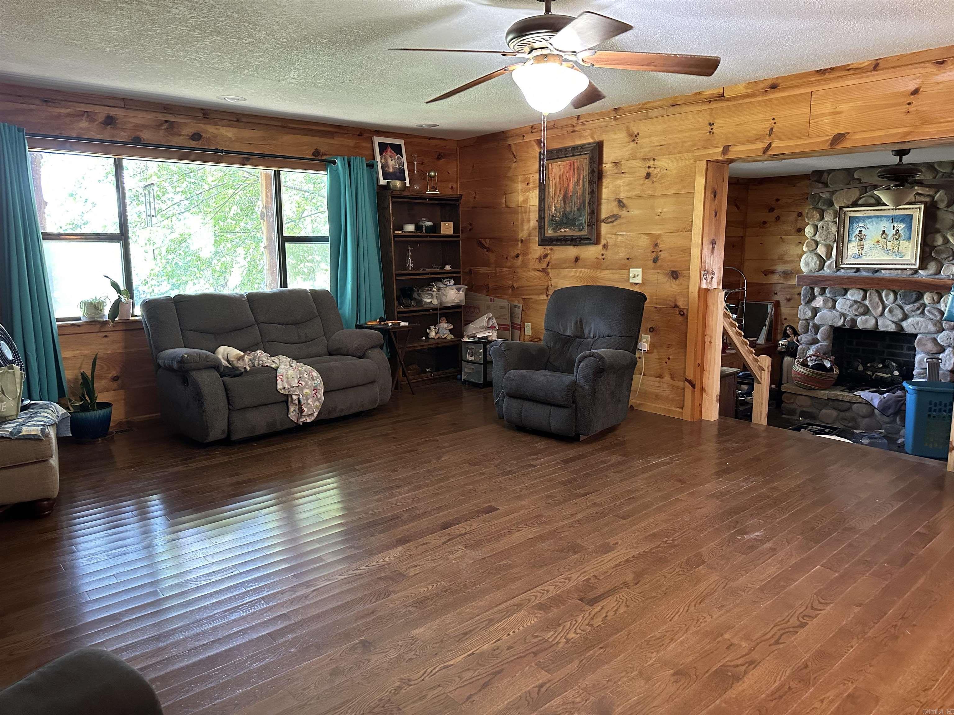 15881 Highway 9