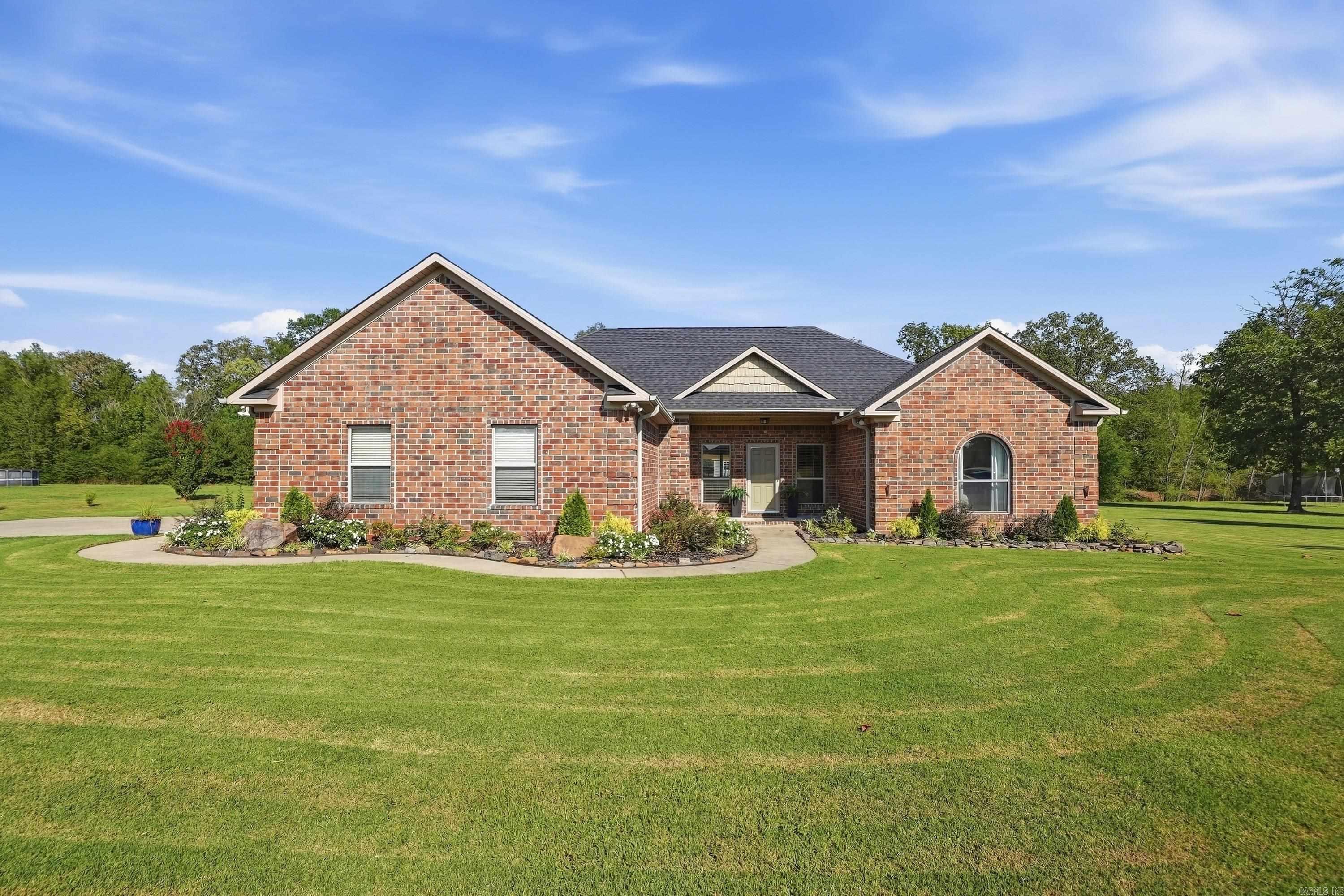 25 Colt Loop — exterior