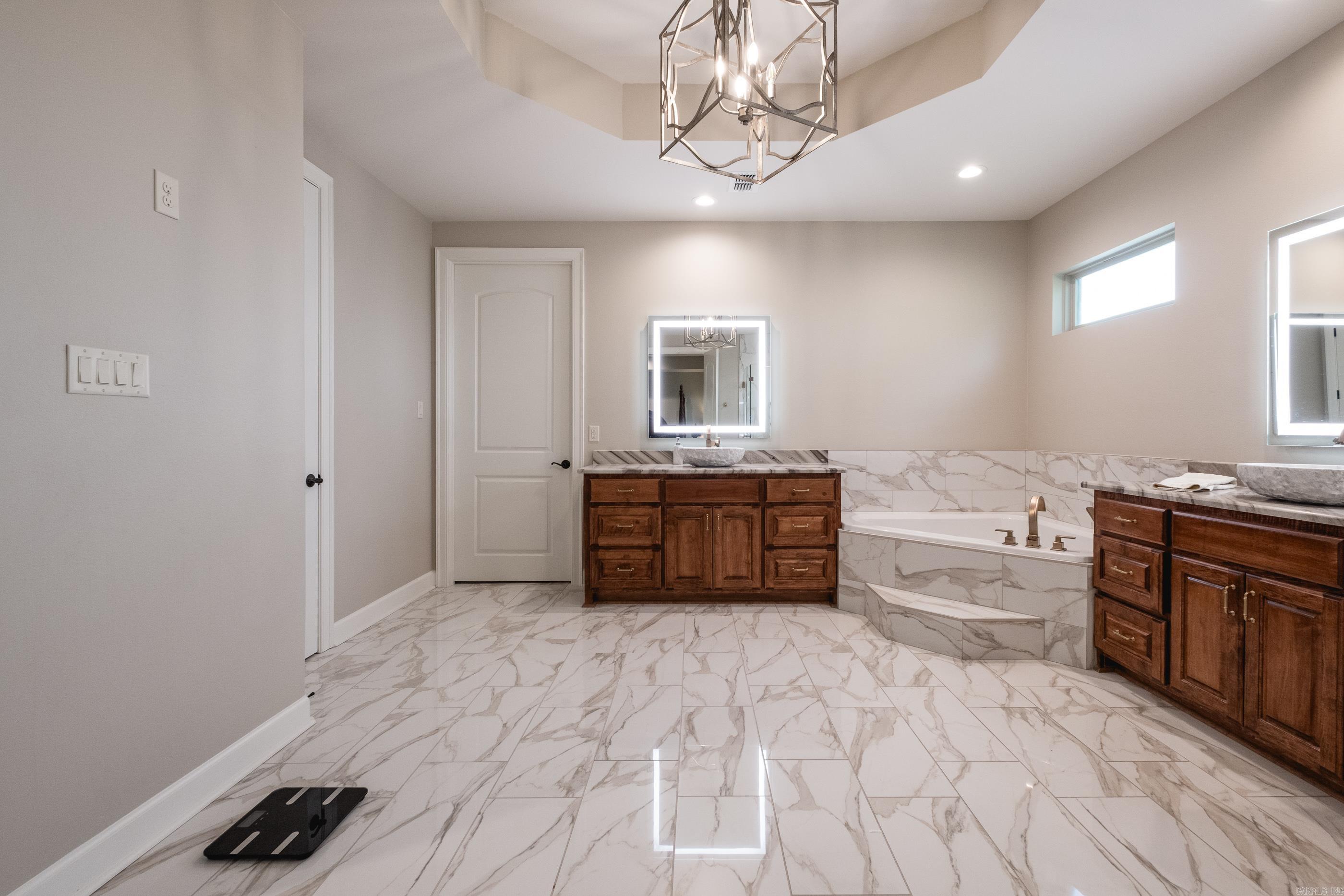 18 Falstone Drive Little Rock, AR 72223-0000