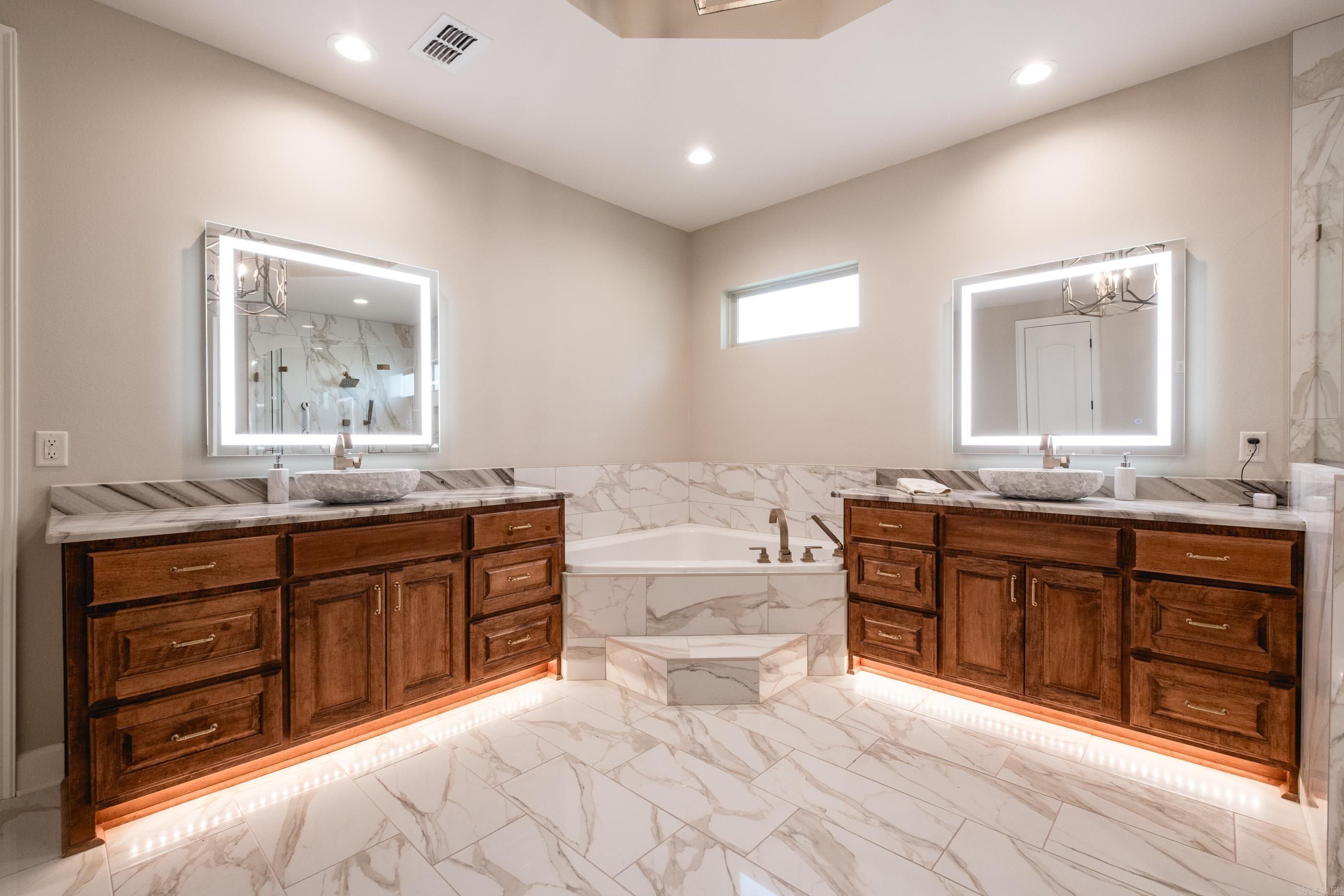 18 Falstone Drive Little Rock, AR 72223-0000