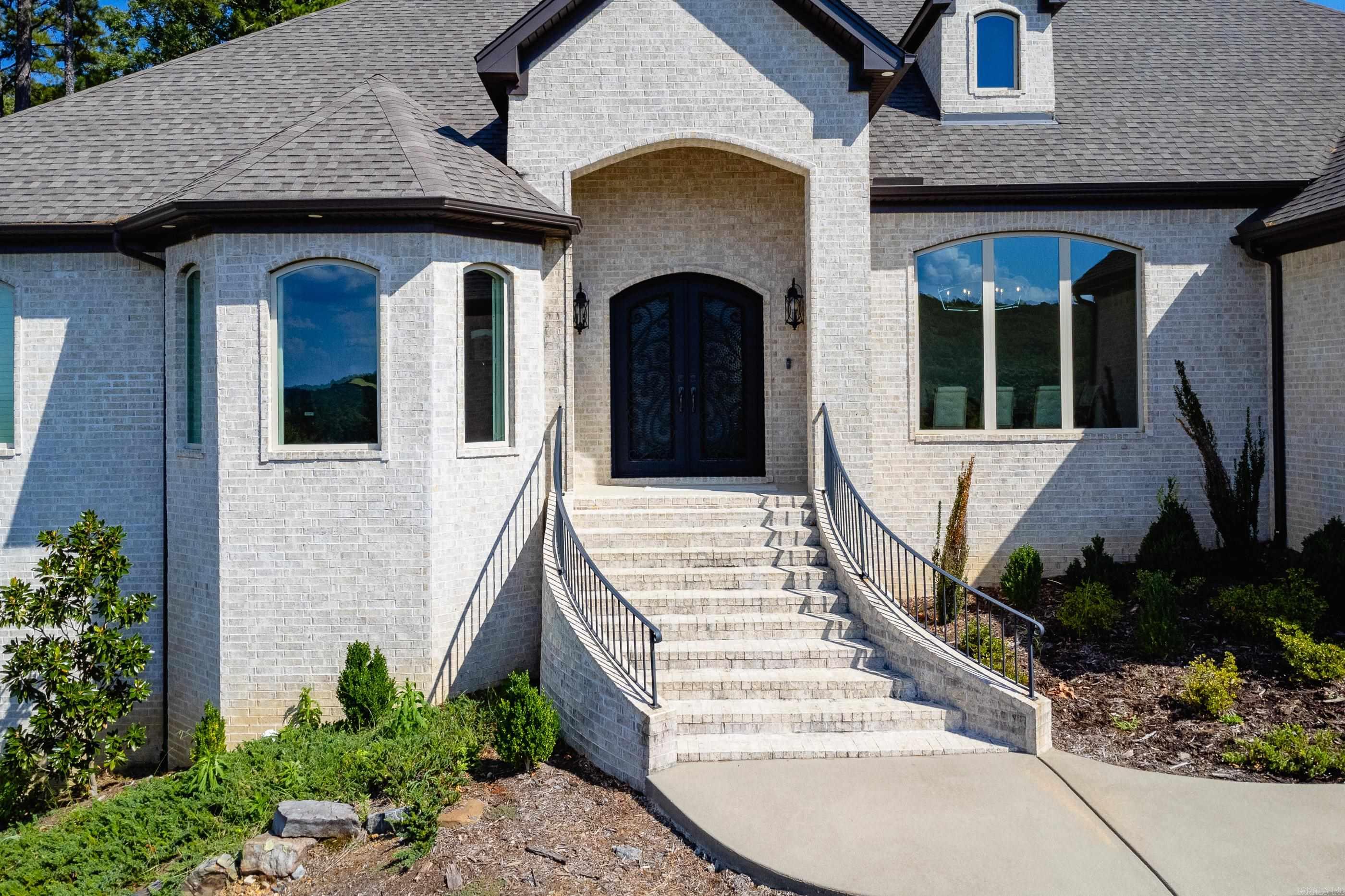 18 Falstone Drive — photo 4