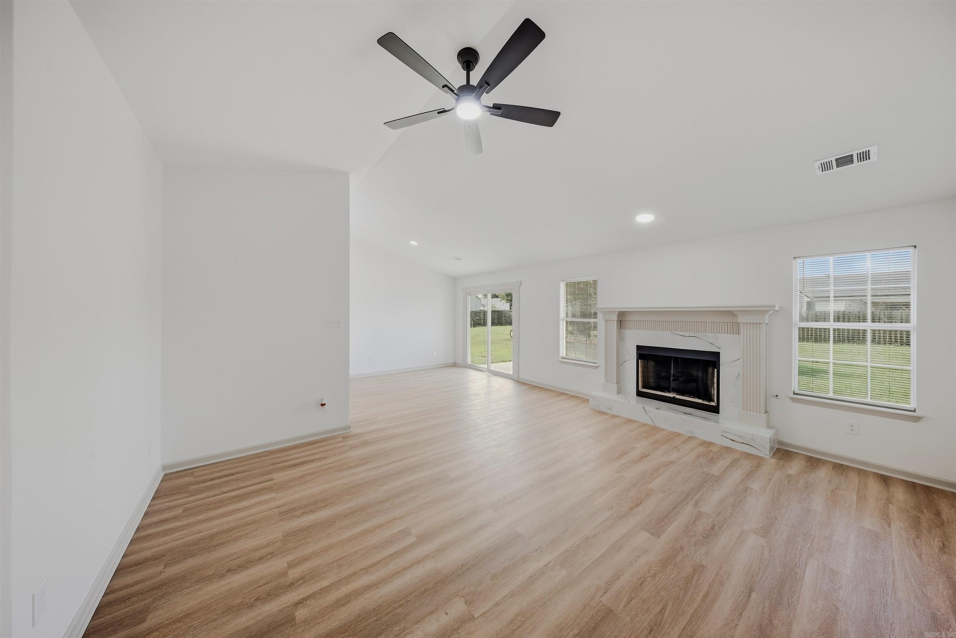54 Fieldcrest Circle — photo 4