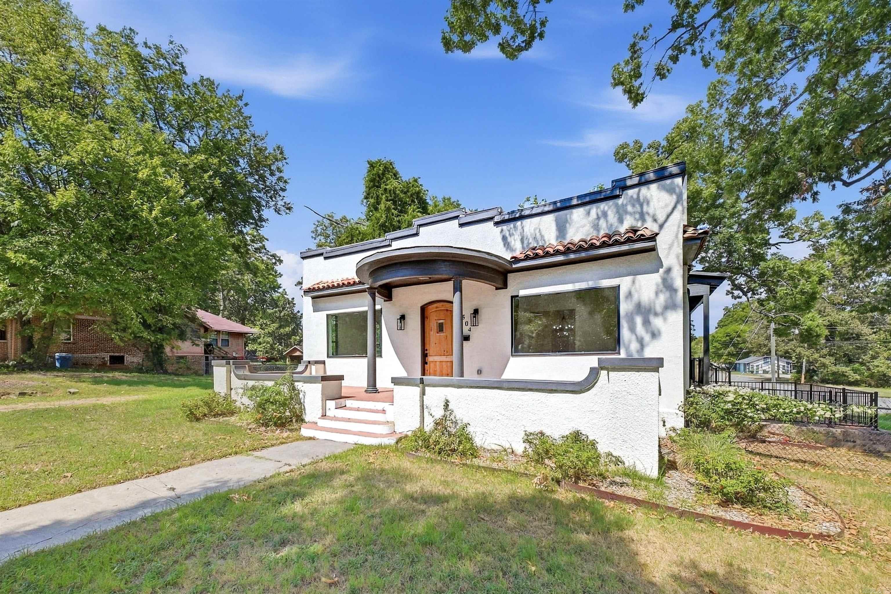 1504 W 22nd Street — photo 2