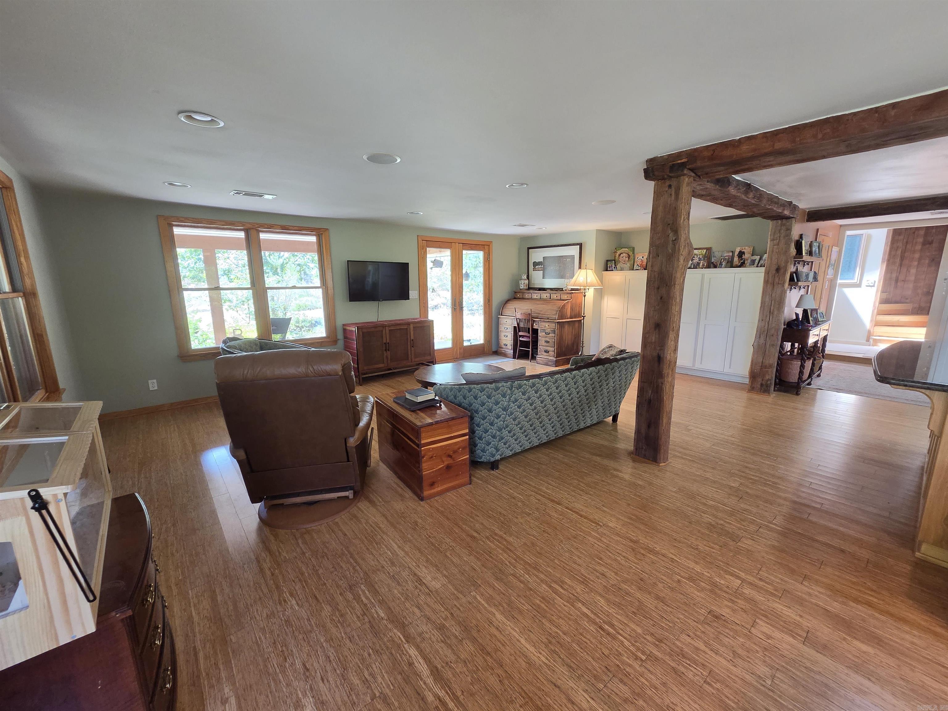 5401 Crestwood Lane Ozark, AR 72949