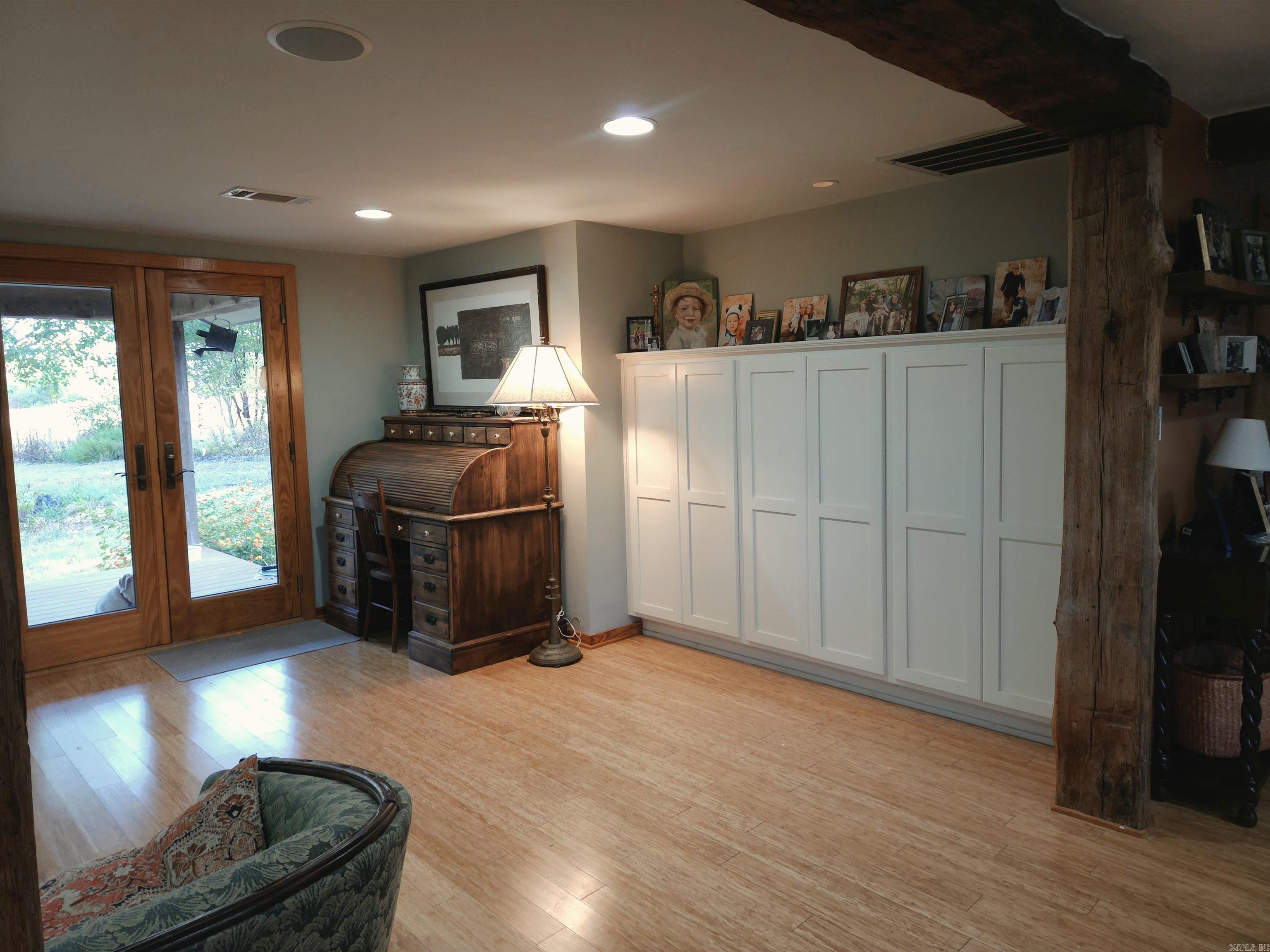 5401 Crestwood Lane Ozark, AR 72949