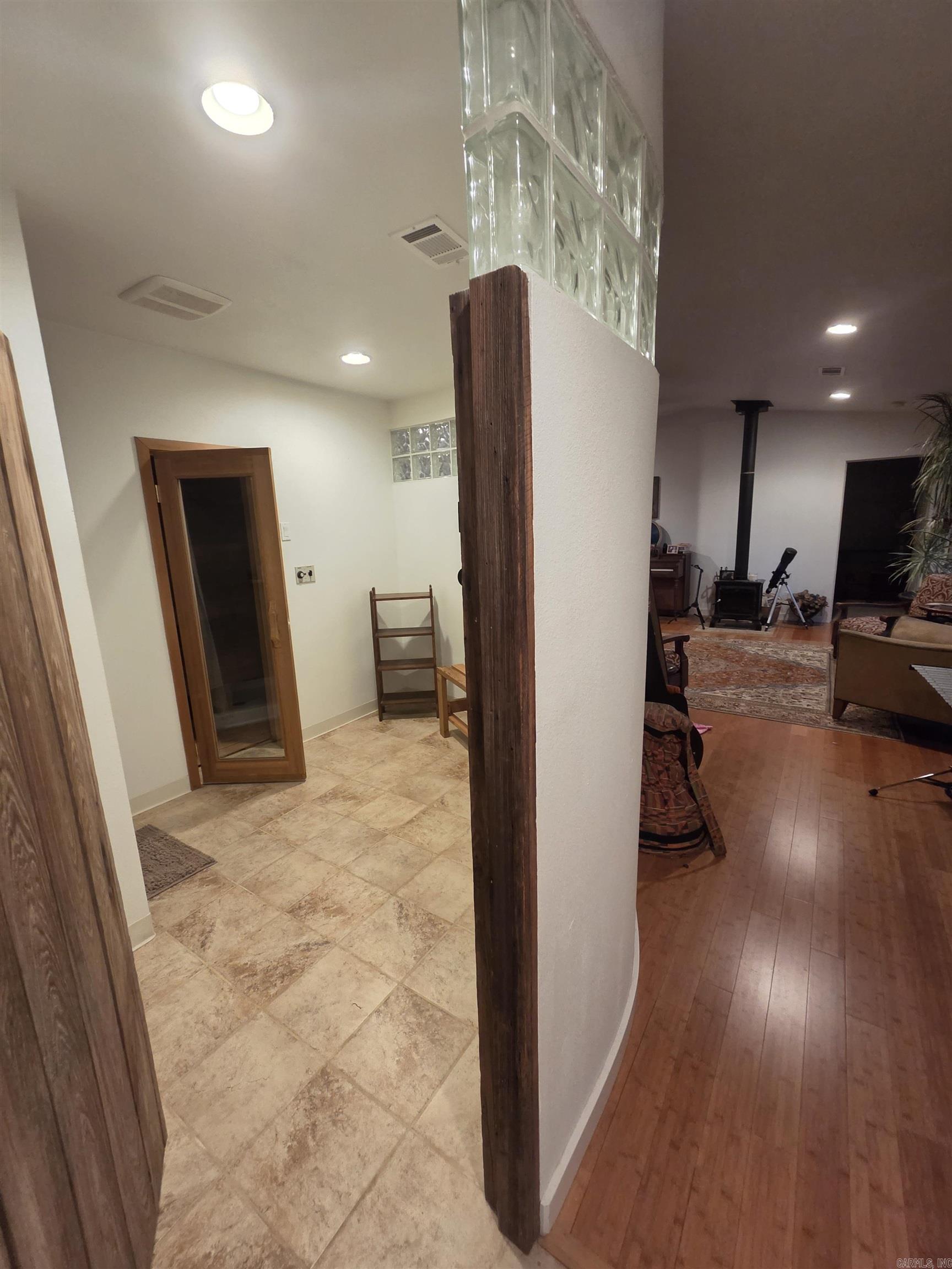 5401 Crestwood Lane Ozark, AR 72949