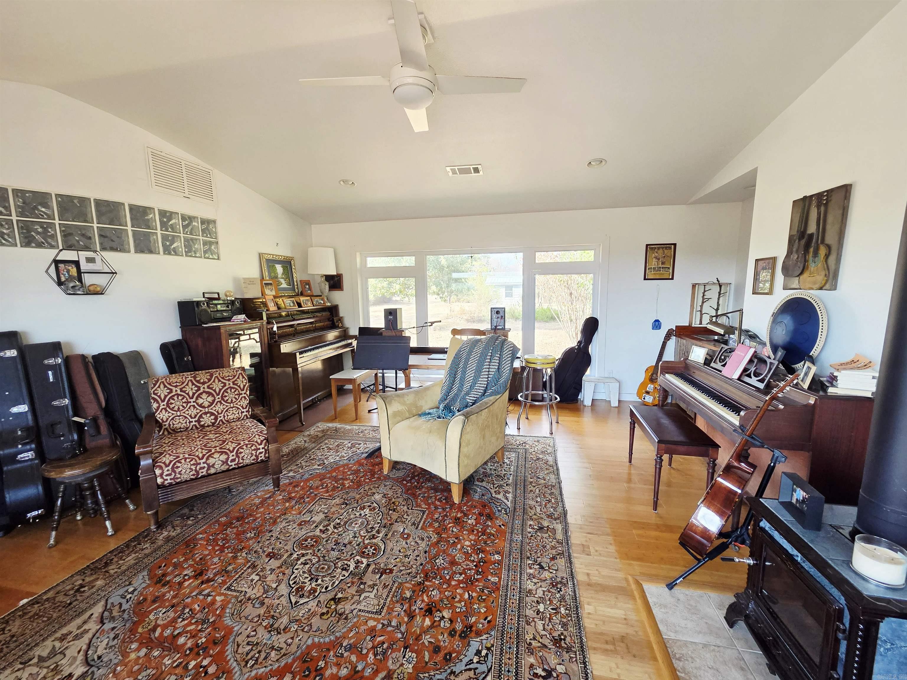 5401 Crestwood Lane Ozark, AR 72949