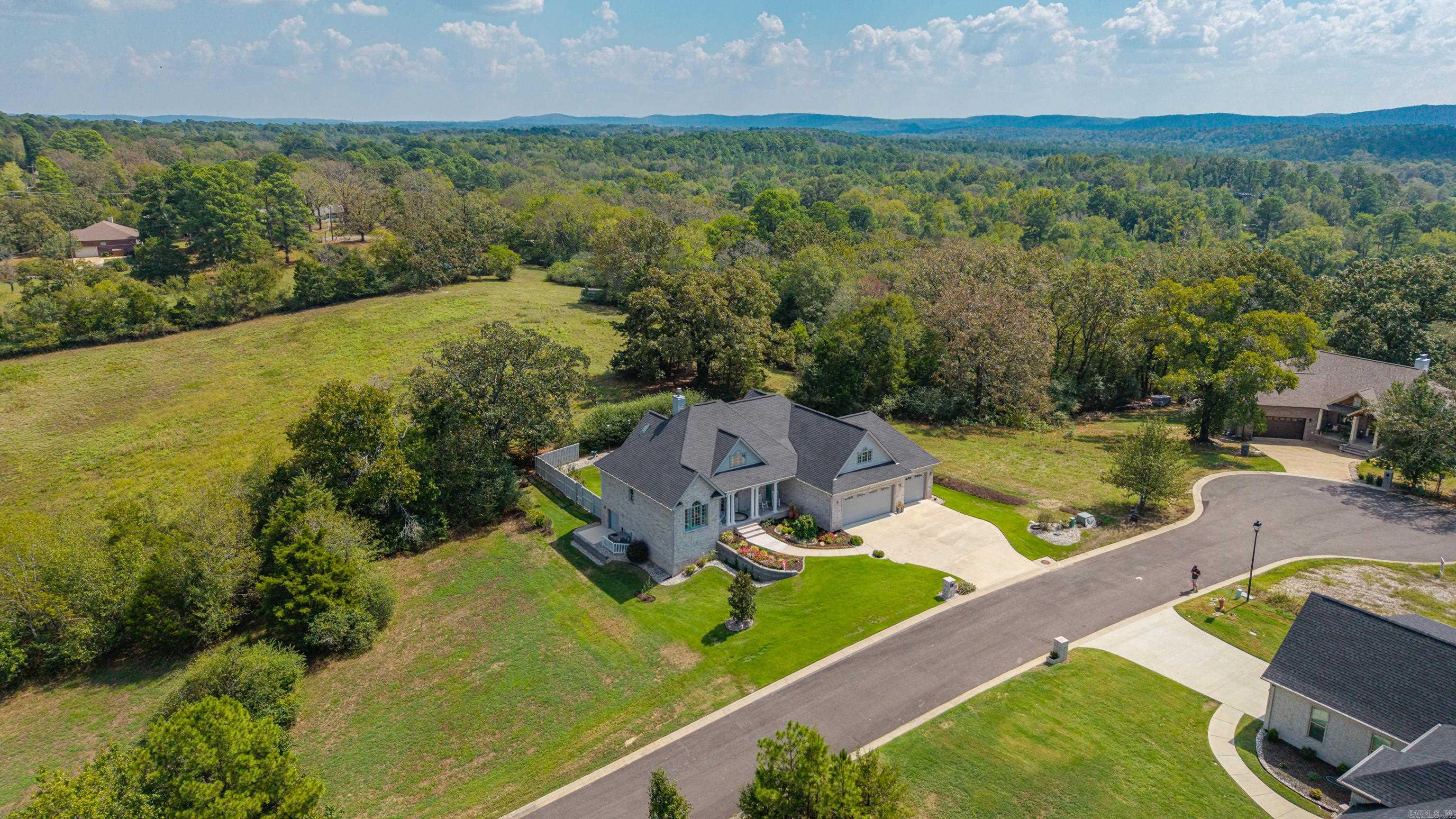 131 Damian Ct Hot Springs, AR 71901