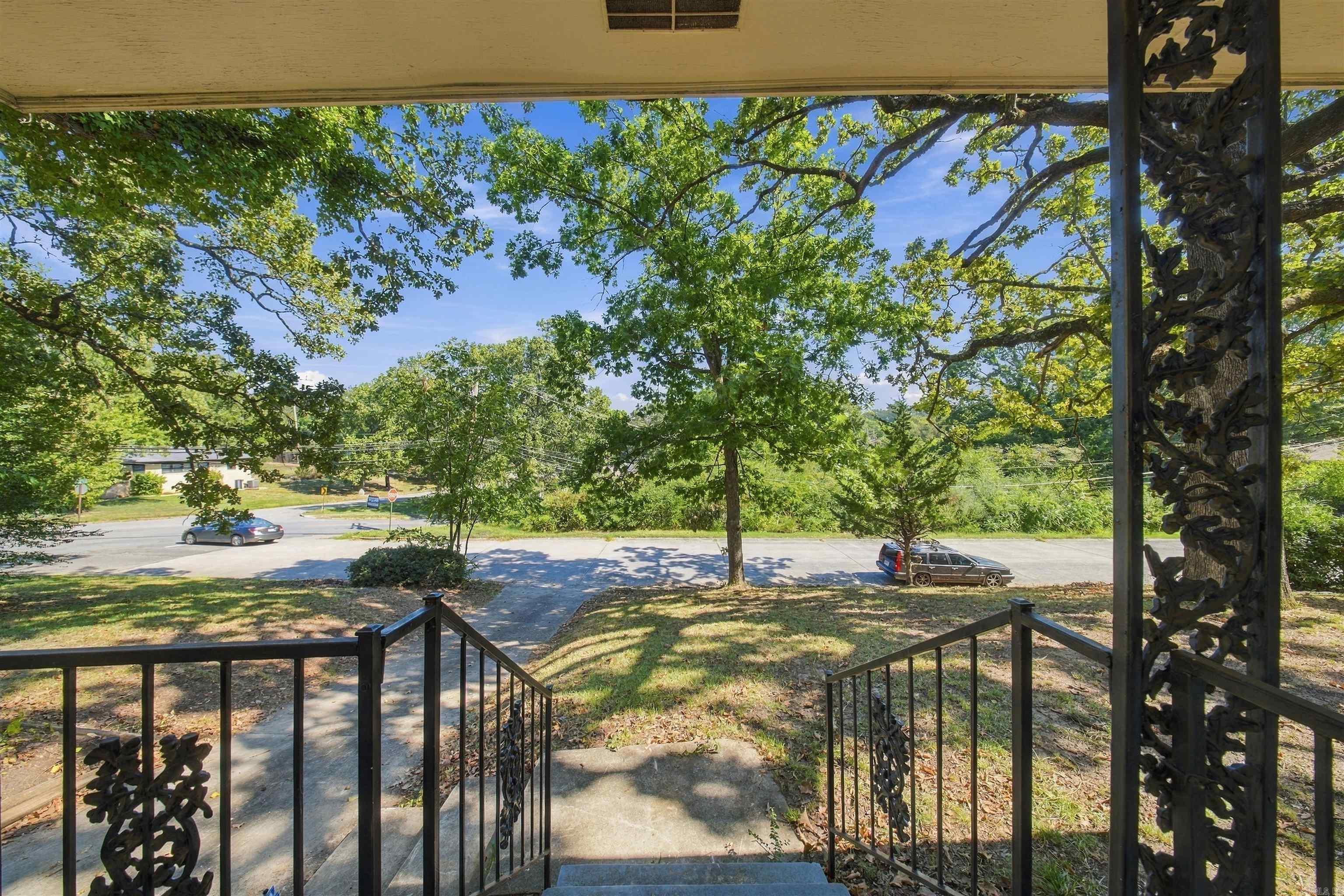 1106 Garland Avenue — photo 2