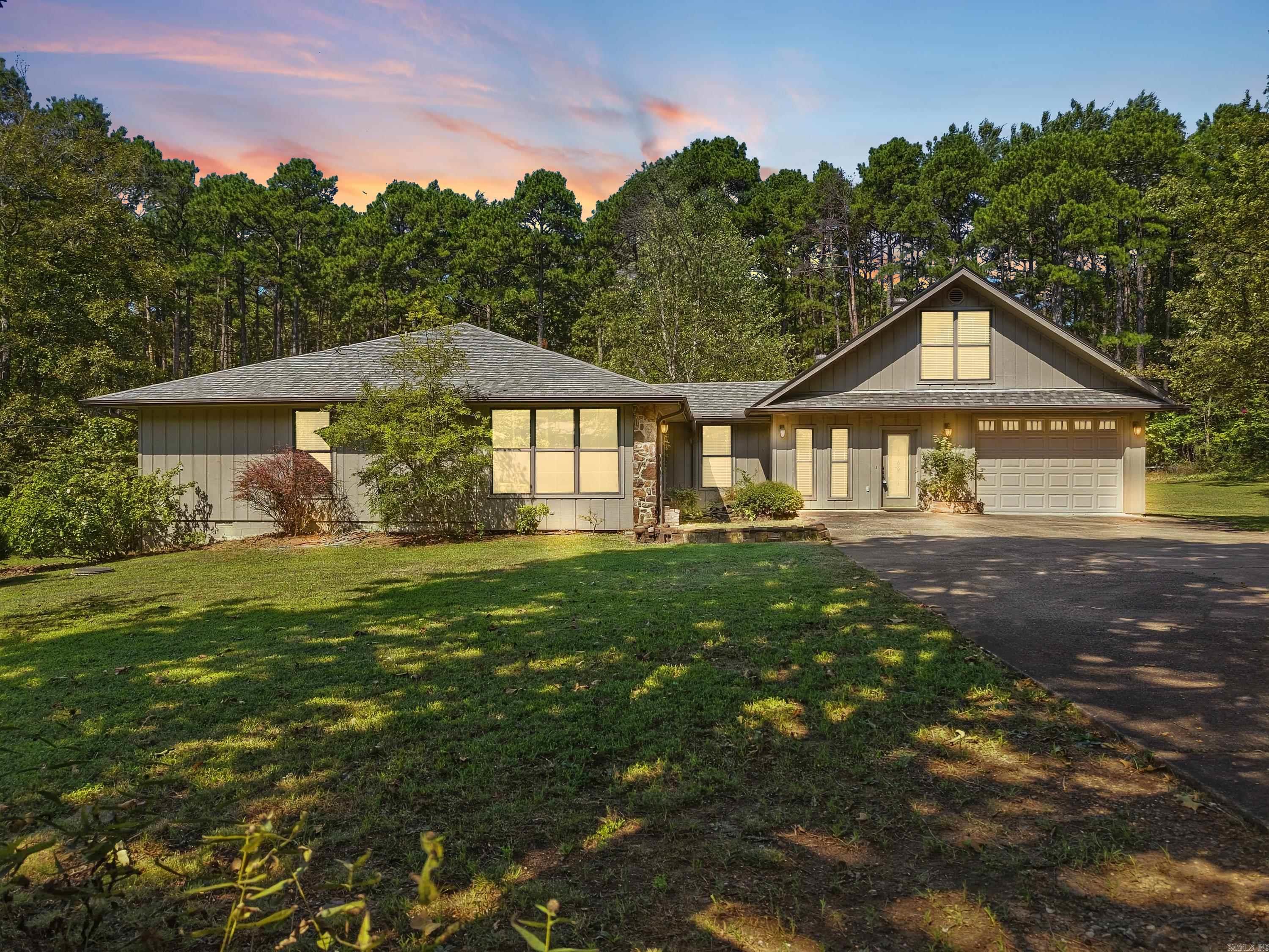 106  Daniel  Fairfield Bay, AR