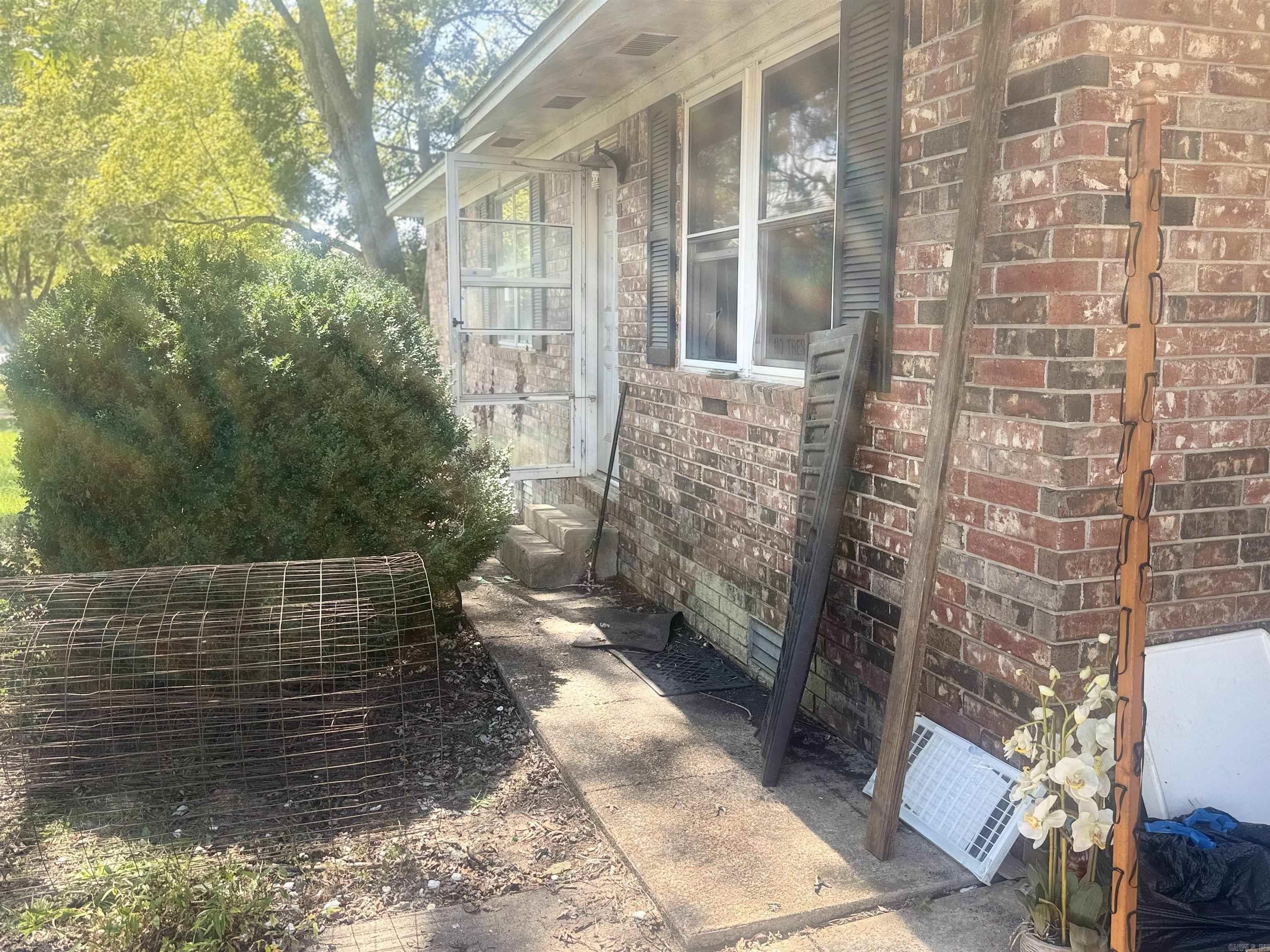 304 S Holly Street — photo 2
