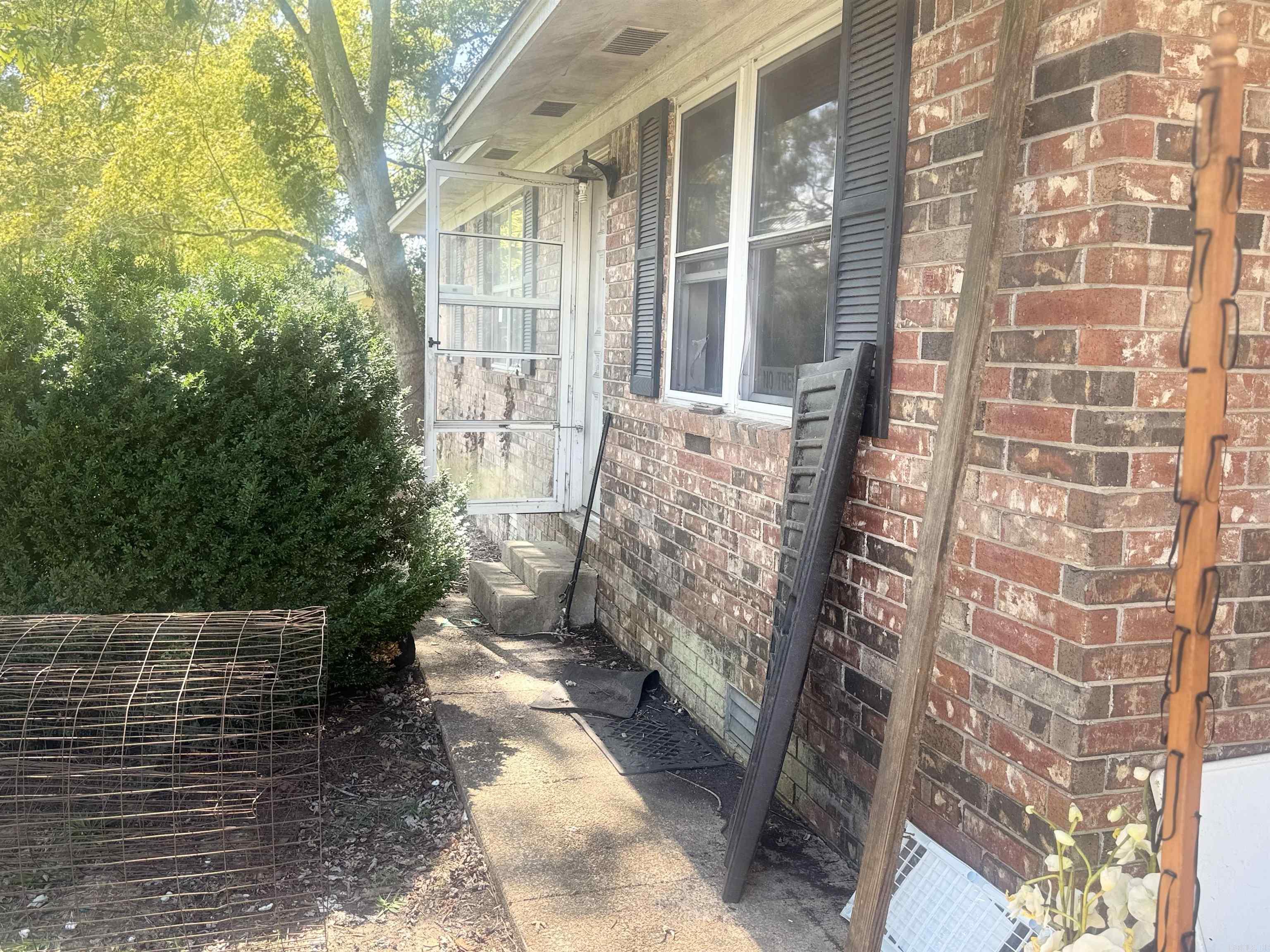 304 S Holly Street — photo 3
