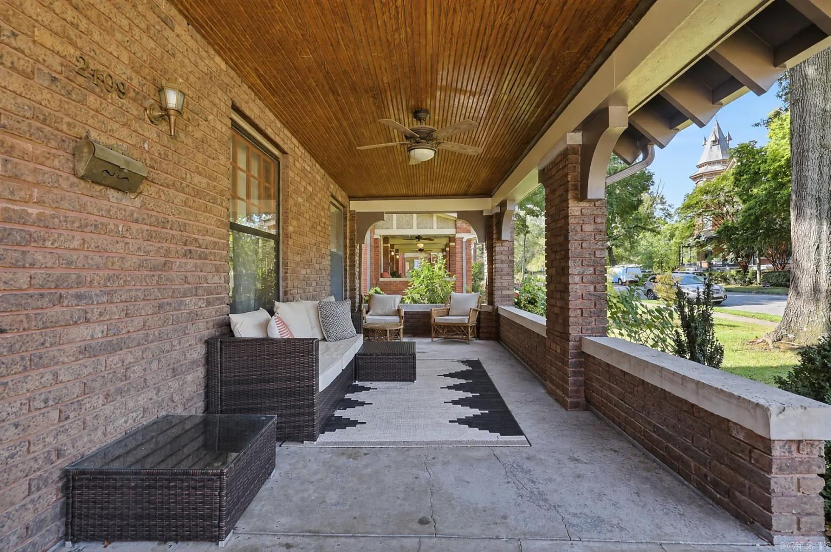 2109 S Louisiana Street — photo 3