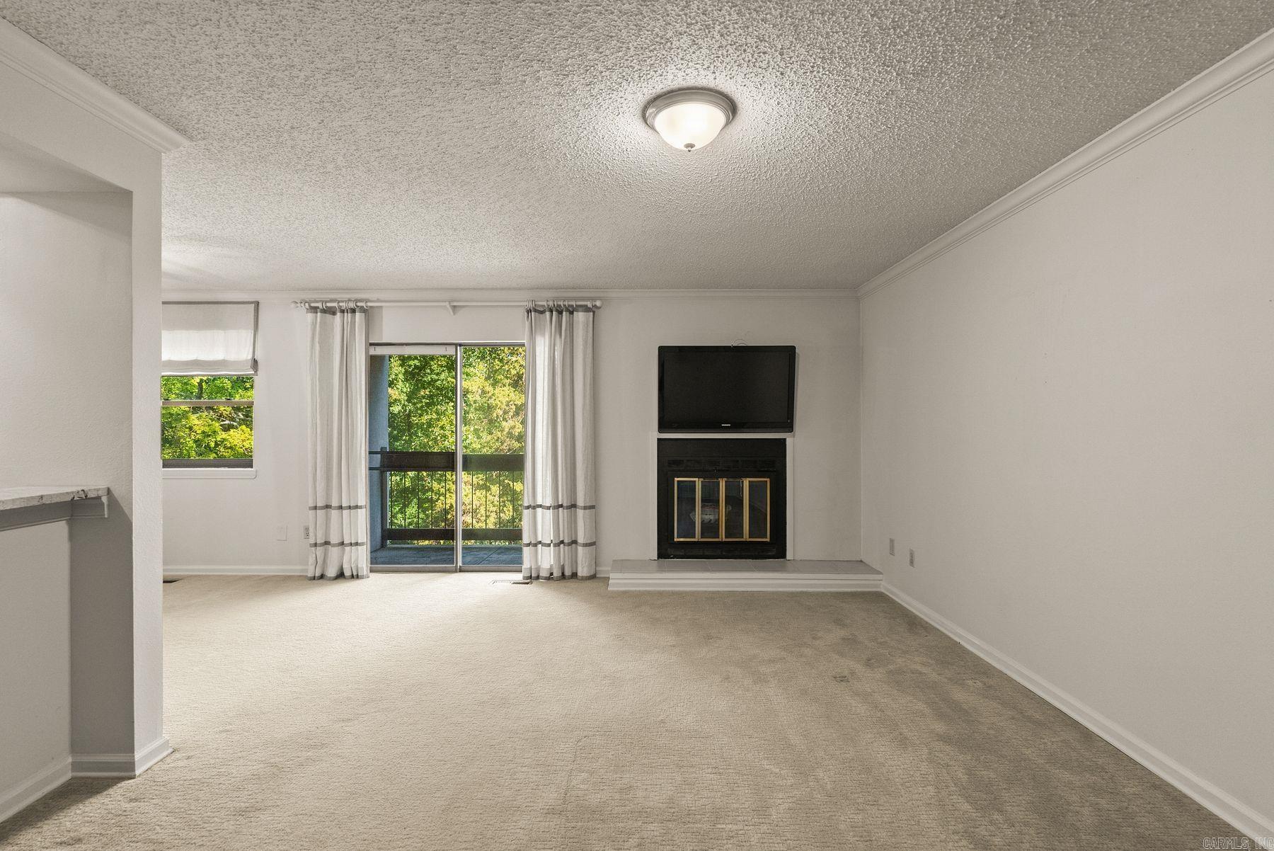 301 Kings Row #103 Drive — photo 4