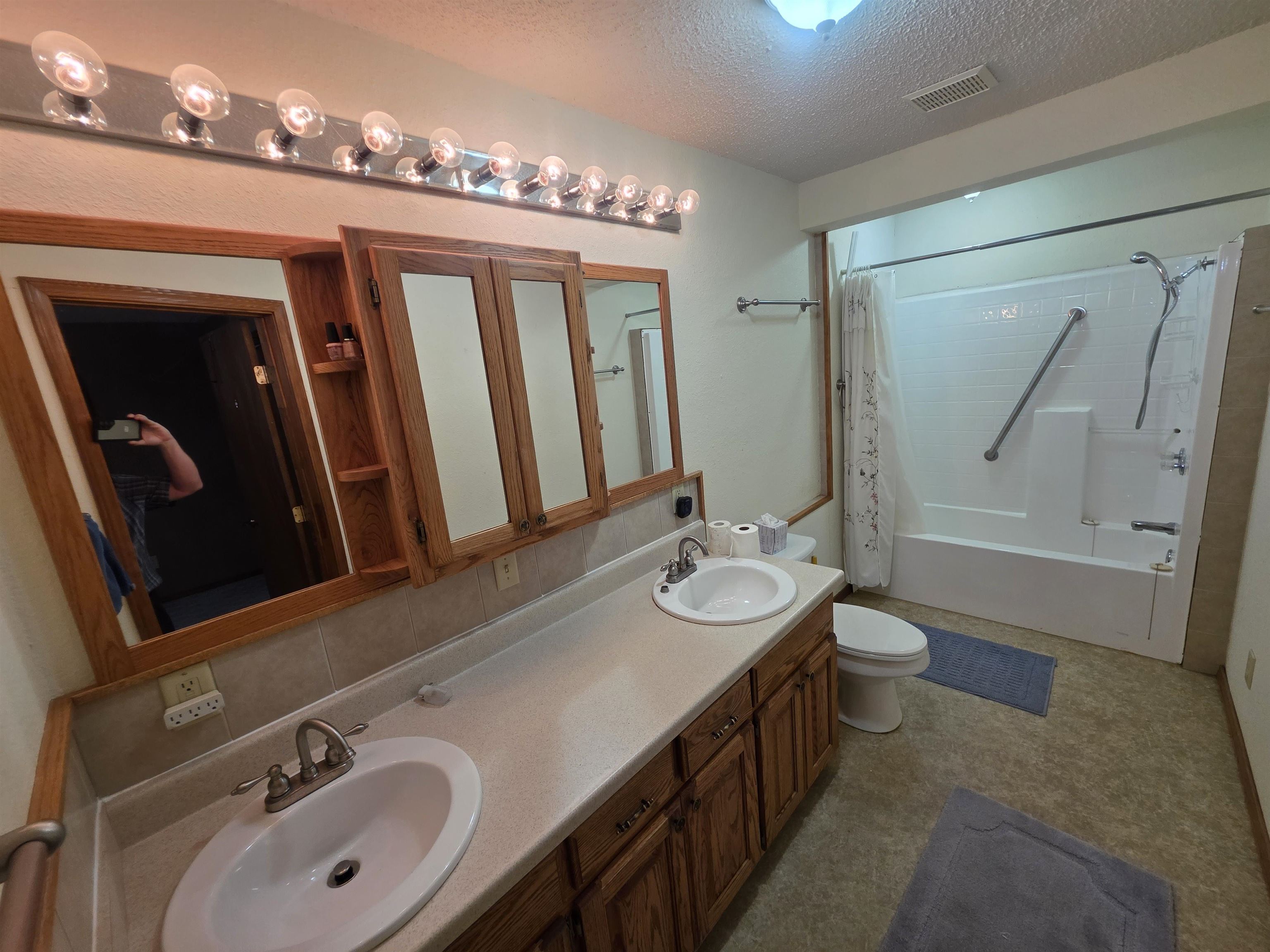 14 Highland Park  Highland, AR