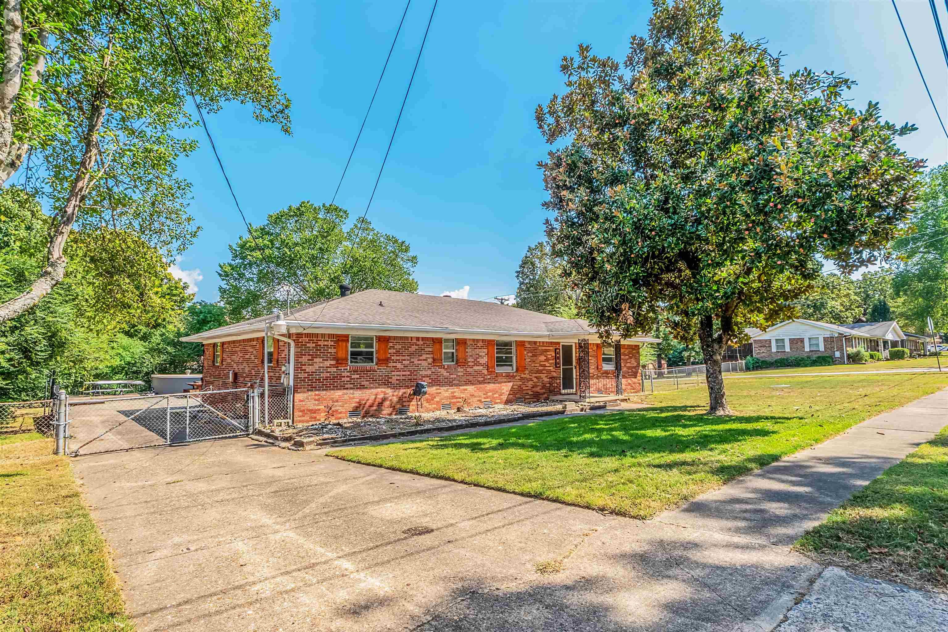 406 S Claremont Ave — photo 3