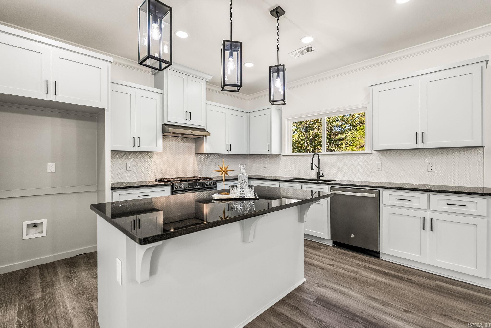 9 IDLEWOOD  Maumelle, AR