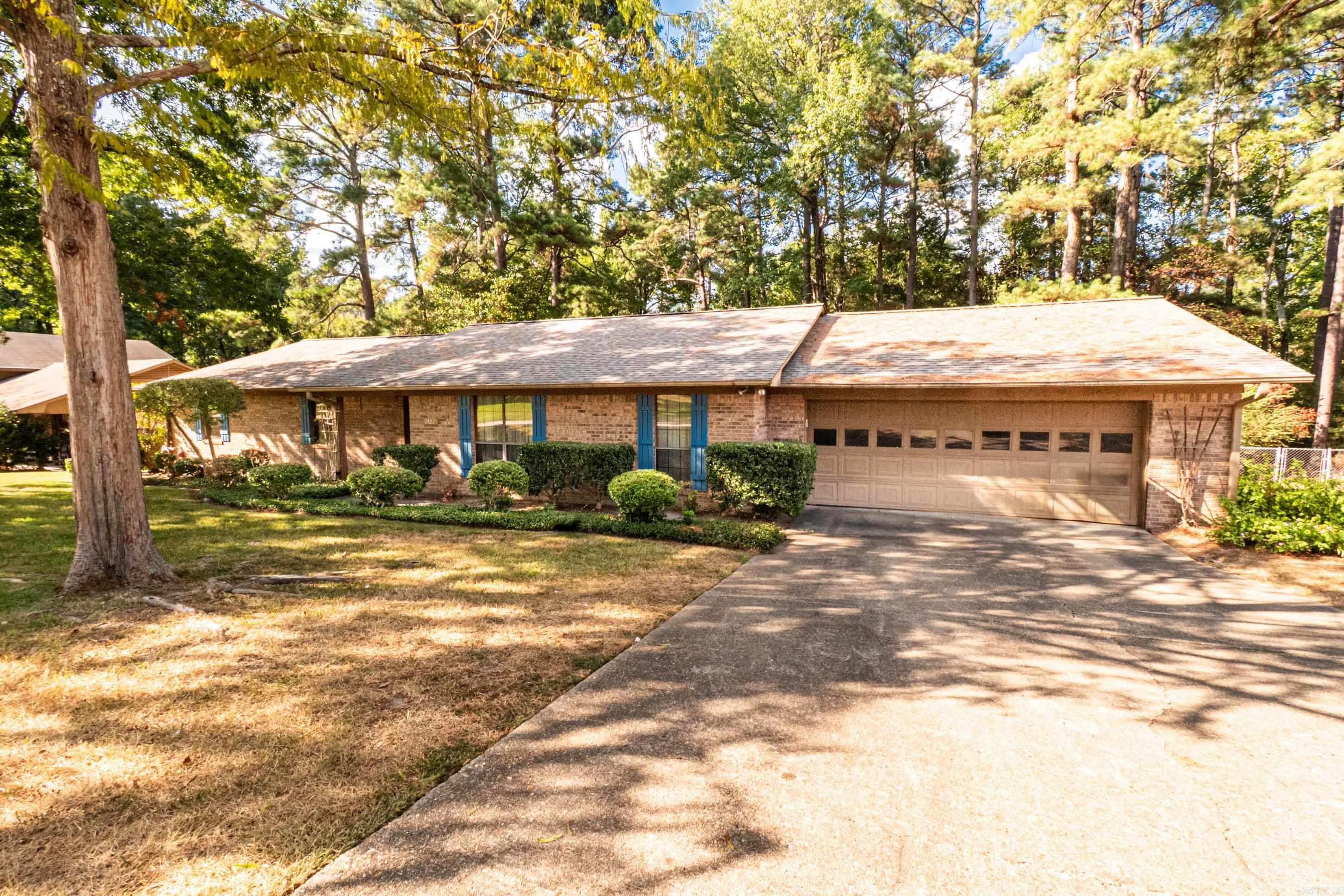 1922  Ridgewood Dr  El Dorado, AR