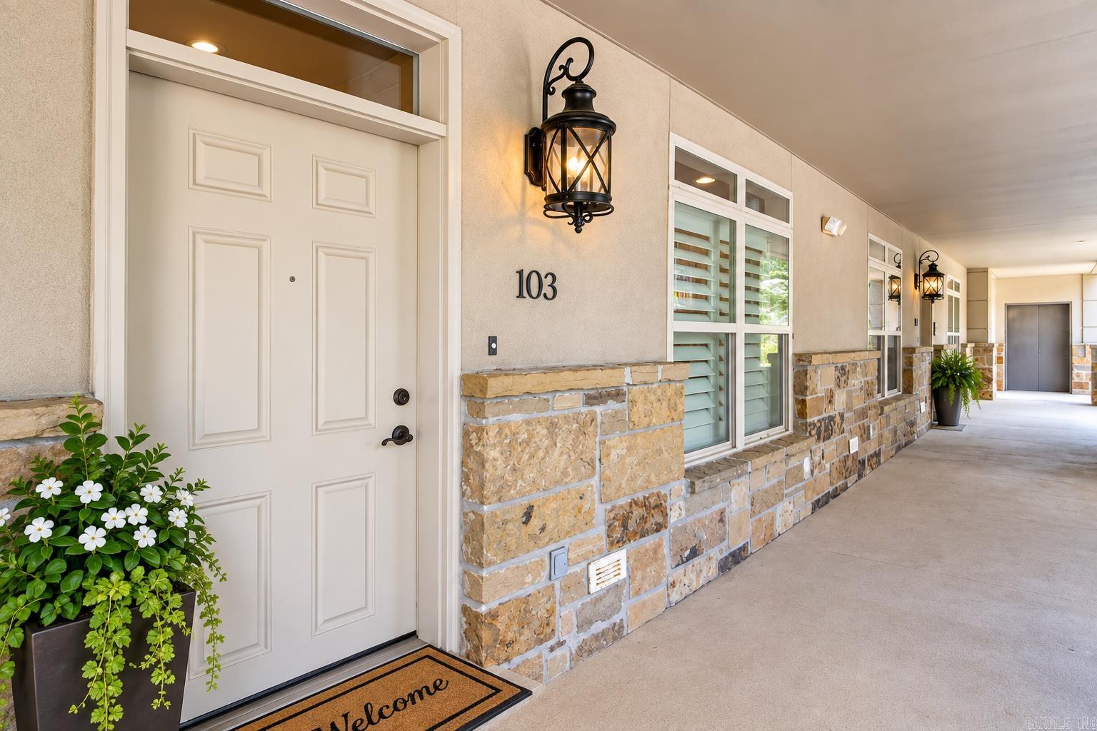 100 Vallon Lane #103 — photo 2
