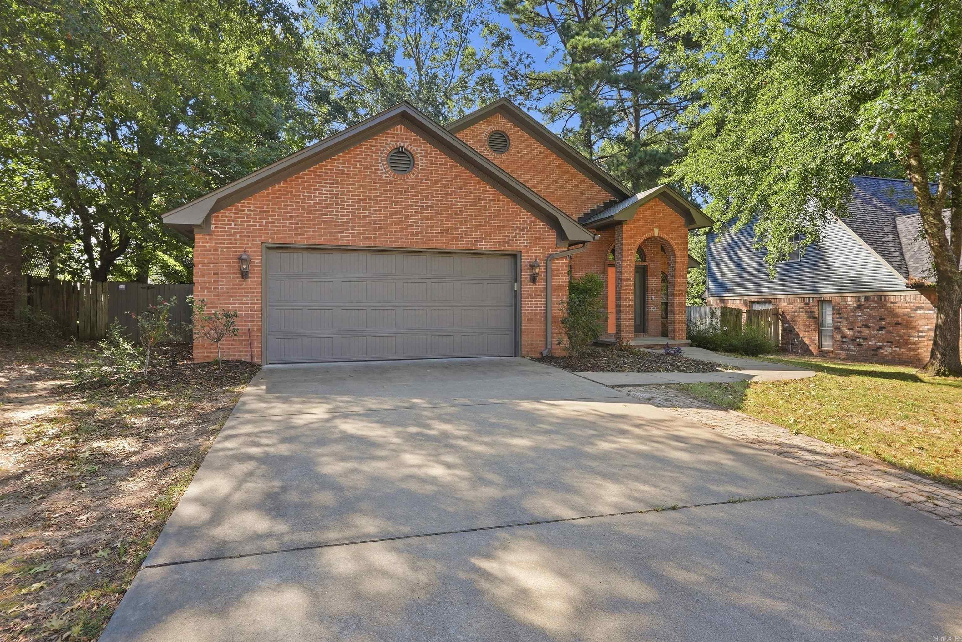 2835 Kent Lane — exterior