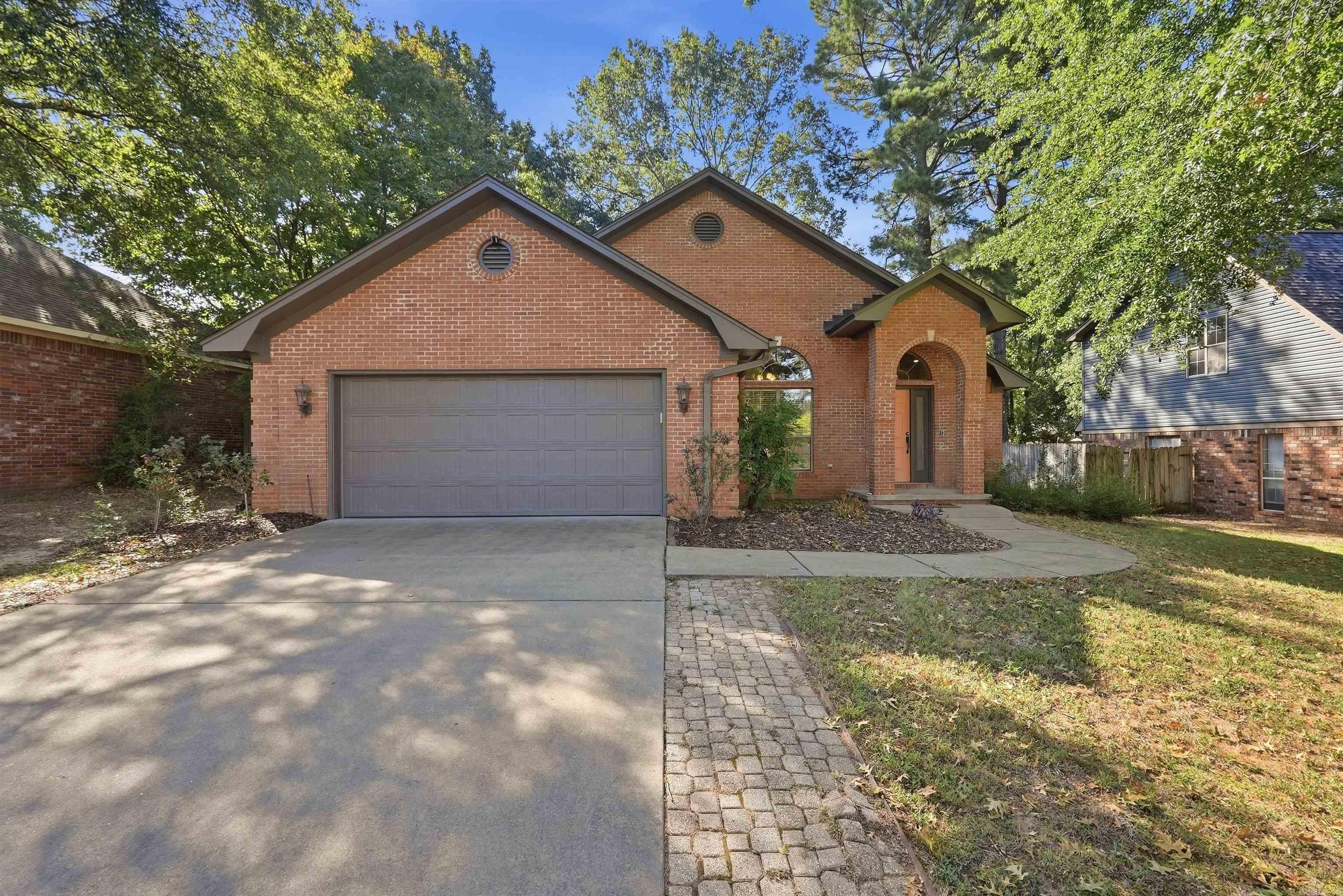 2835 Kent Lane — photo 3