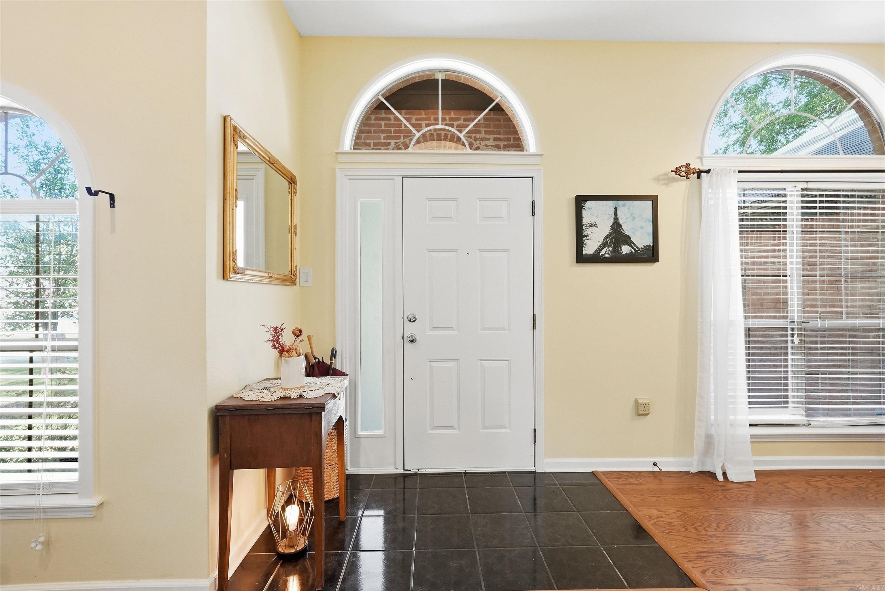 2835 Kent Lane — photo 5