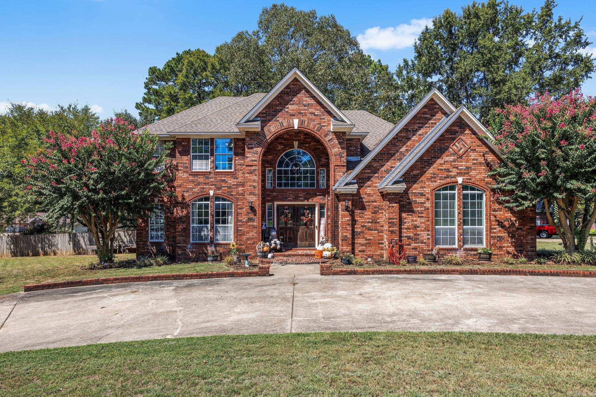 1728 Regal Drive — photo 2