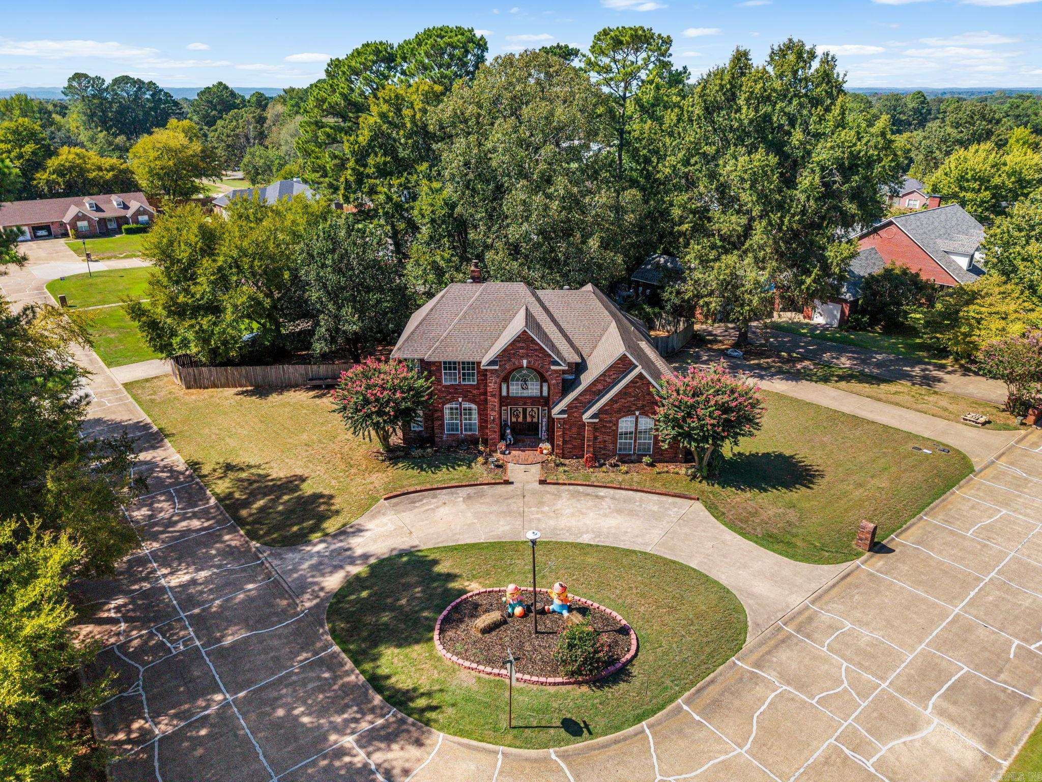 1728 Regal Drive — photo 3