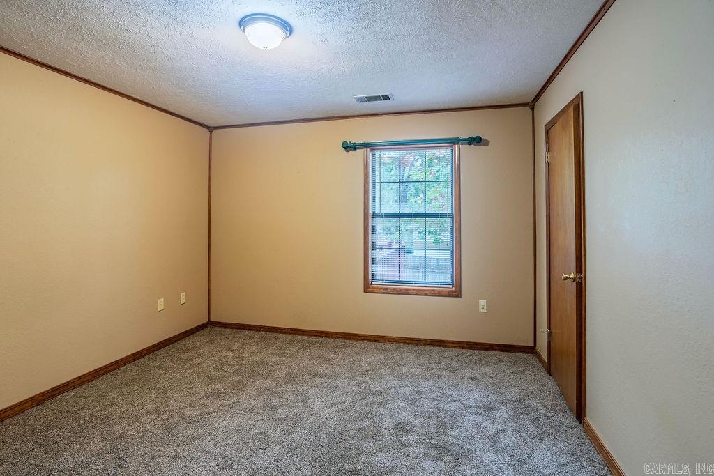 4 Oak Meadow Cove