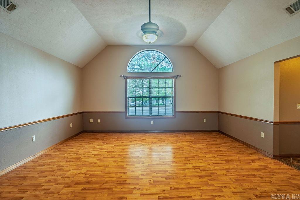4 Oak Meadow Cove
