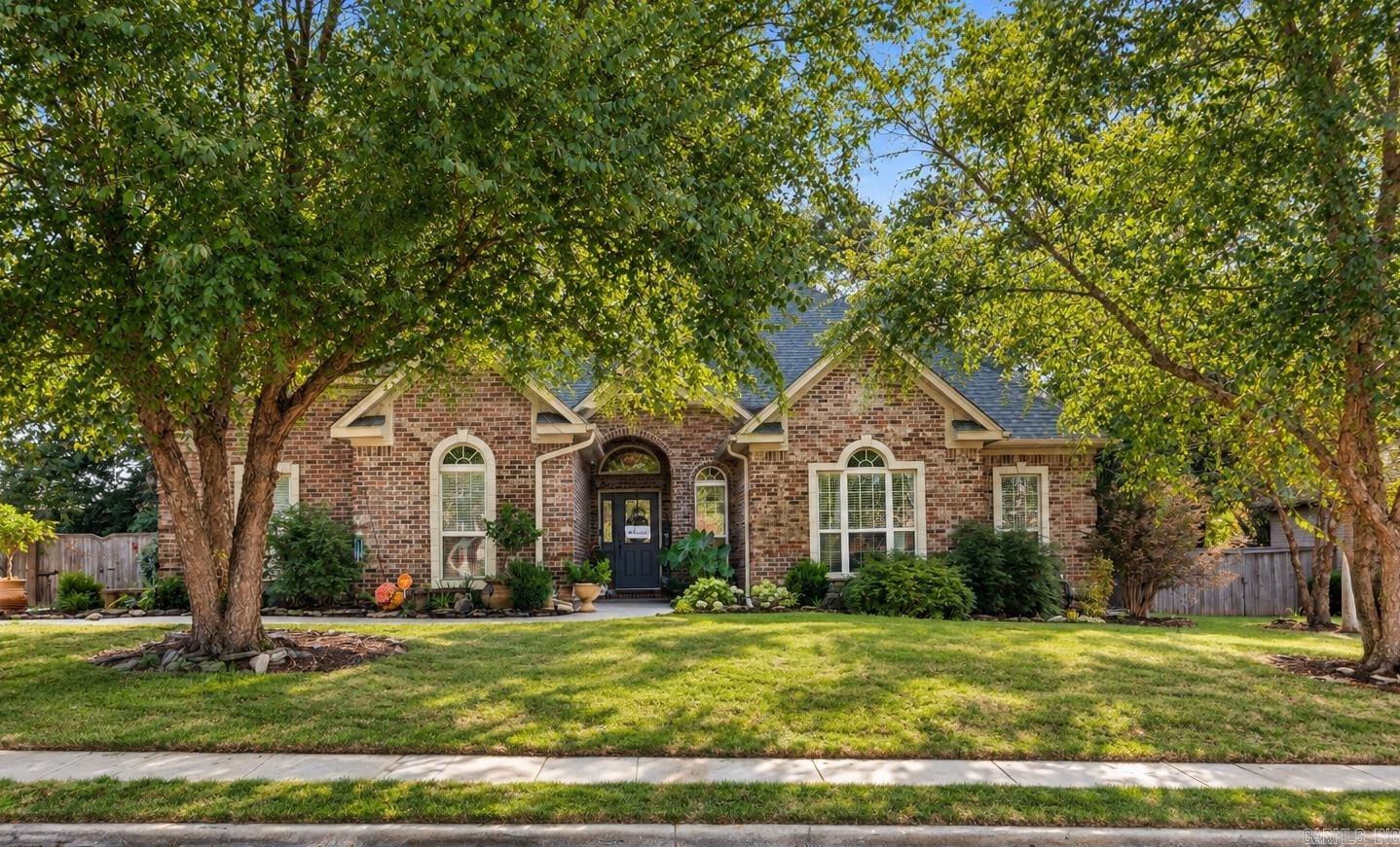 21 Shadow Creek — exterior