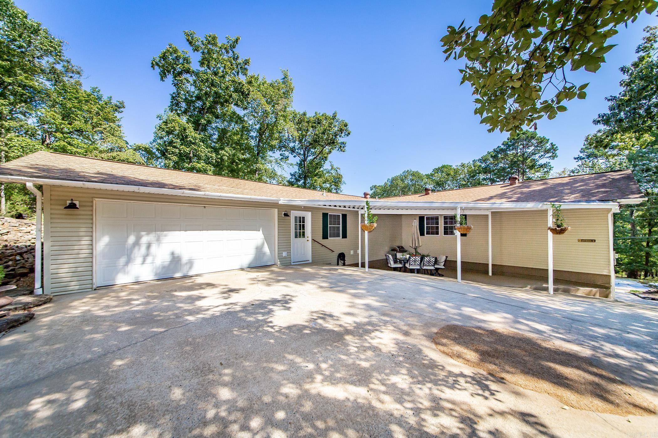 842 Dave Creek  Fairfield Bay, AR