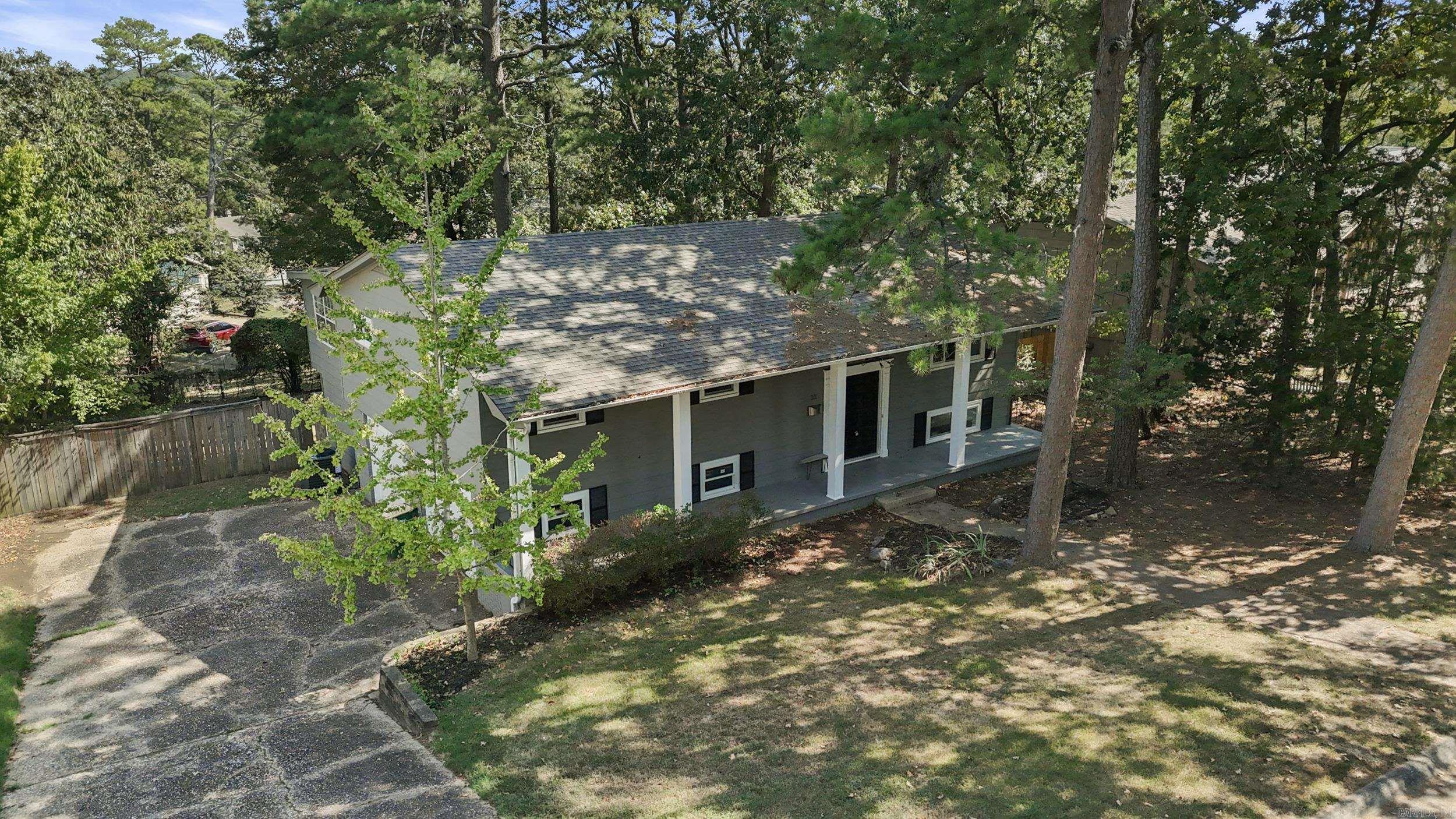 23 Crownpoint Road — photo 2