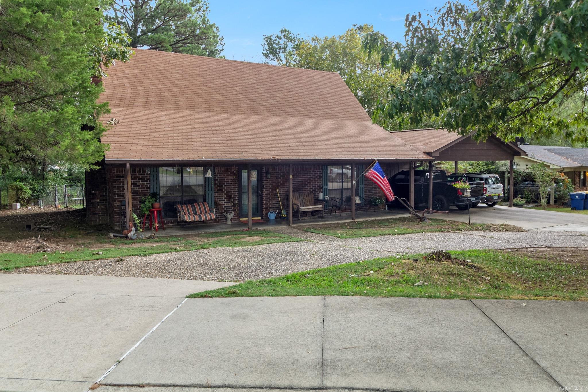 9 Allison Drive — exterior