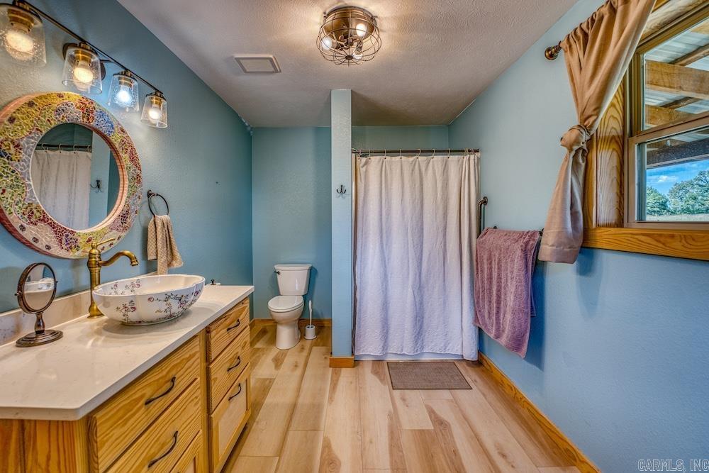 213 NC 3440 Marble Falls, AR 72648