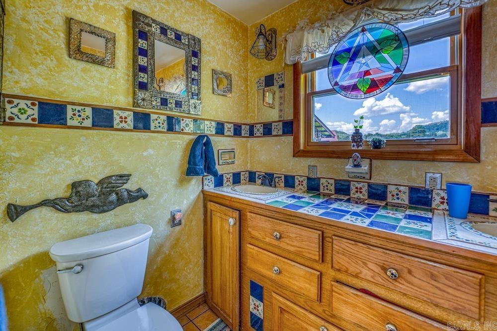 213 NC 3440 Marble Falls, AR 72648
