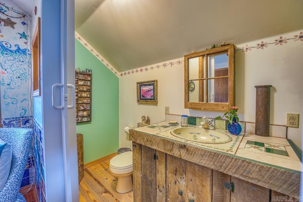 213 NC 3440 Marble Falls, AR 72648