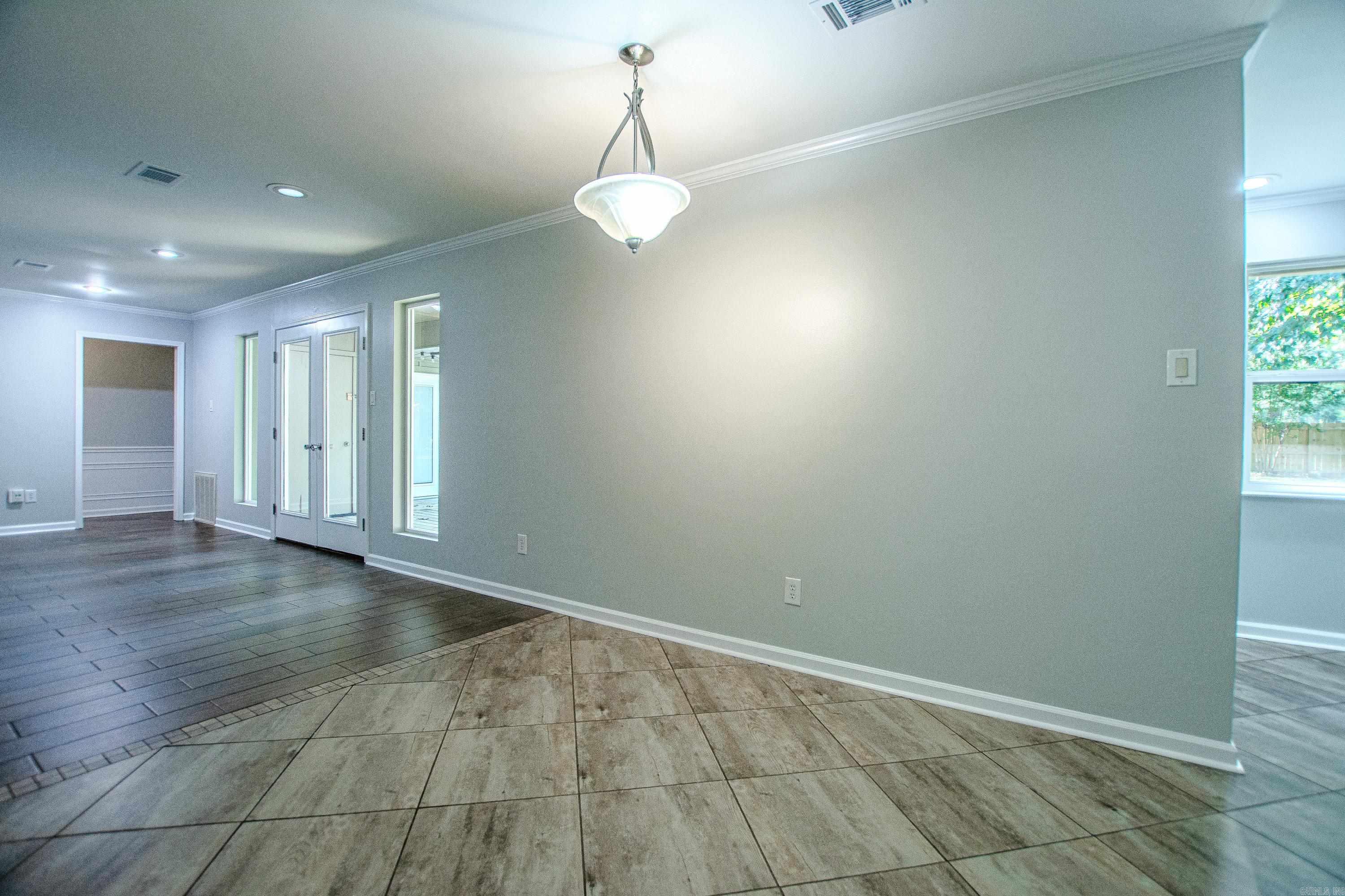 2201 S Fox Trl  Benton, AR