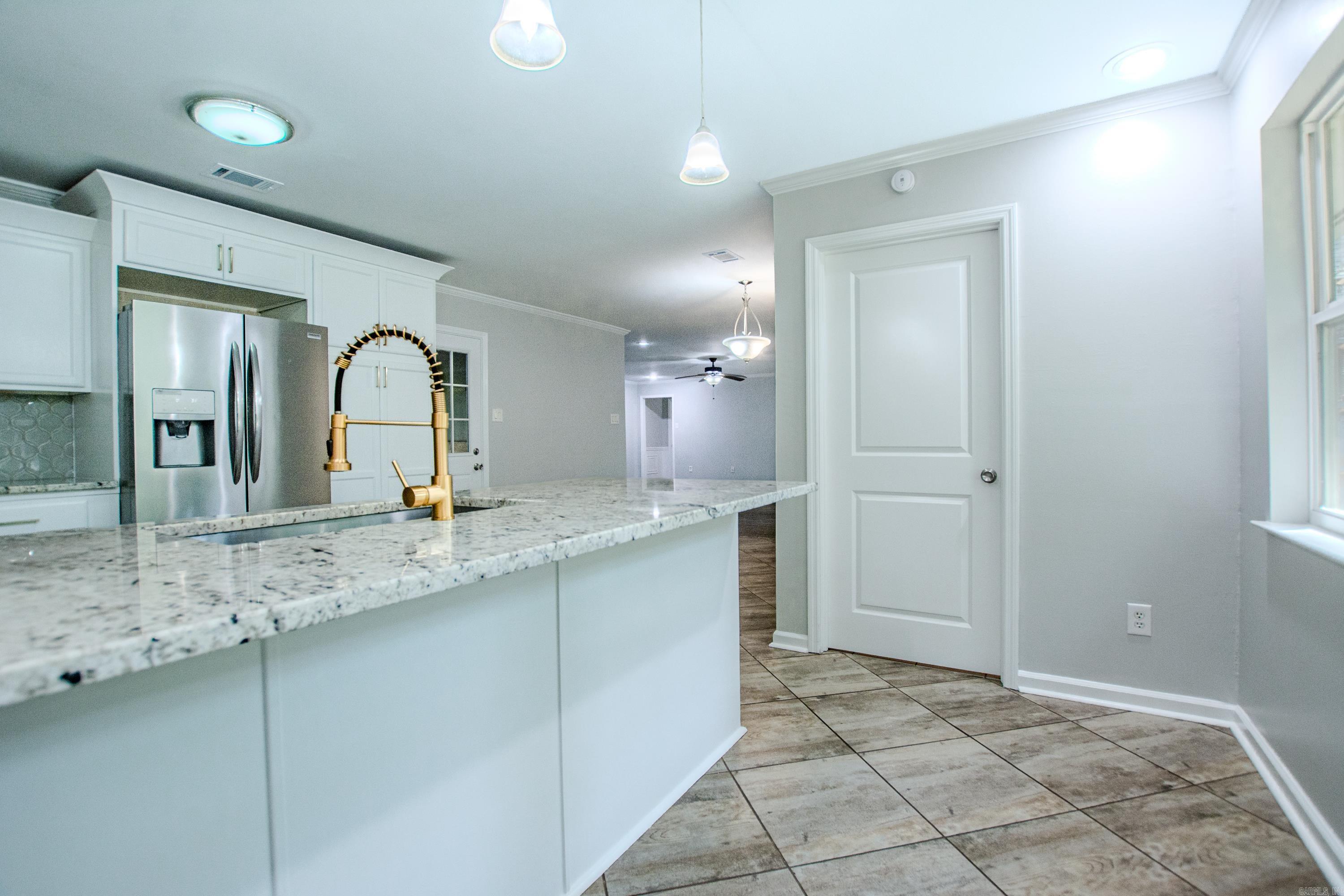 2201 S Fox Trl  Benton, AR