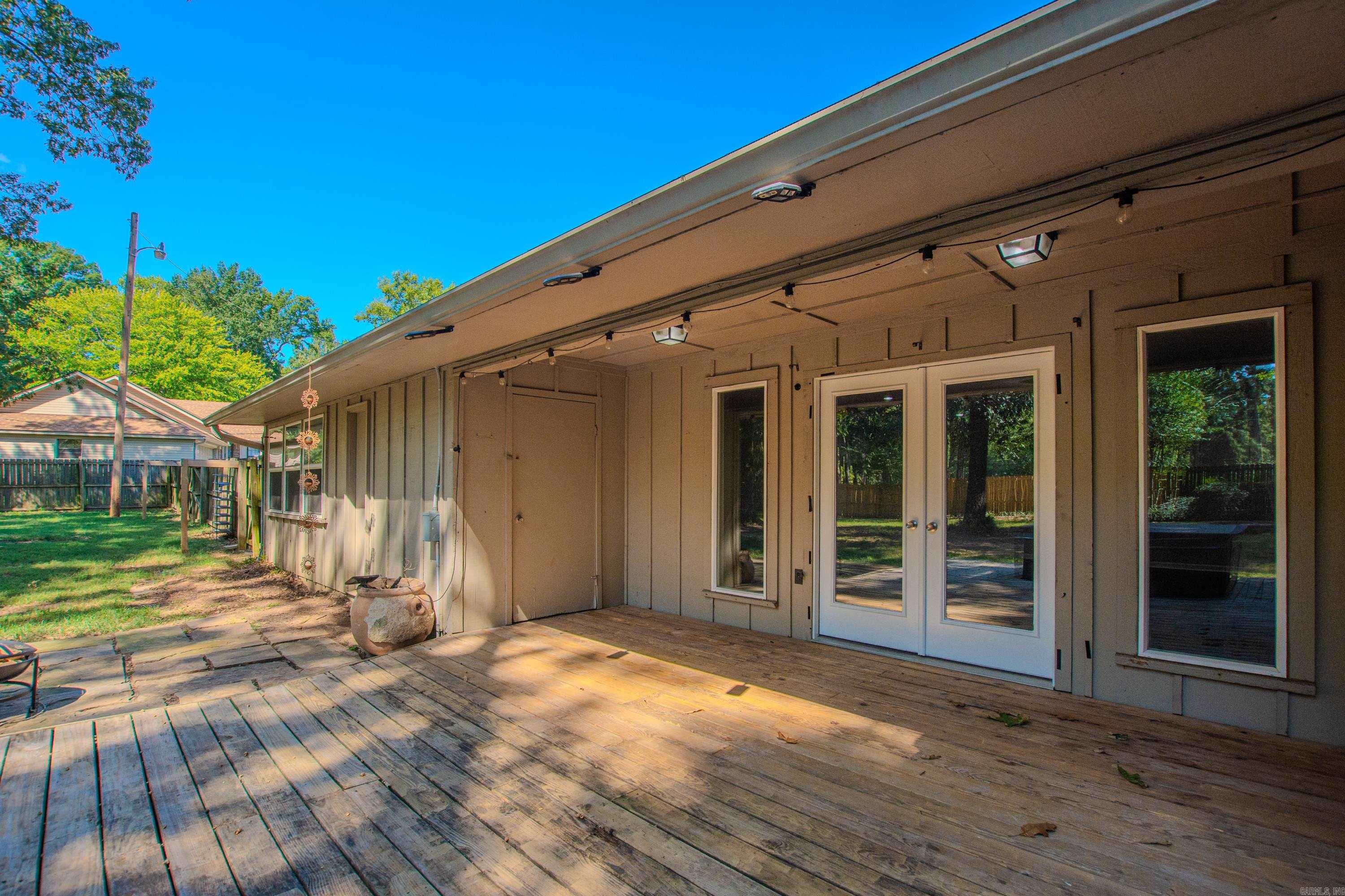 2201 S Fox Trl  Benton, AR