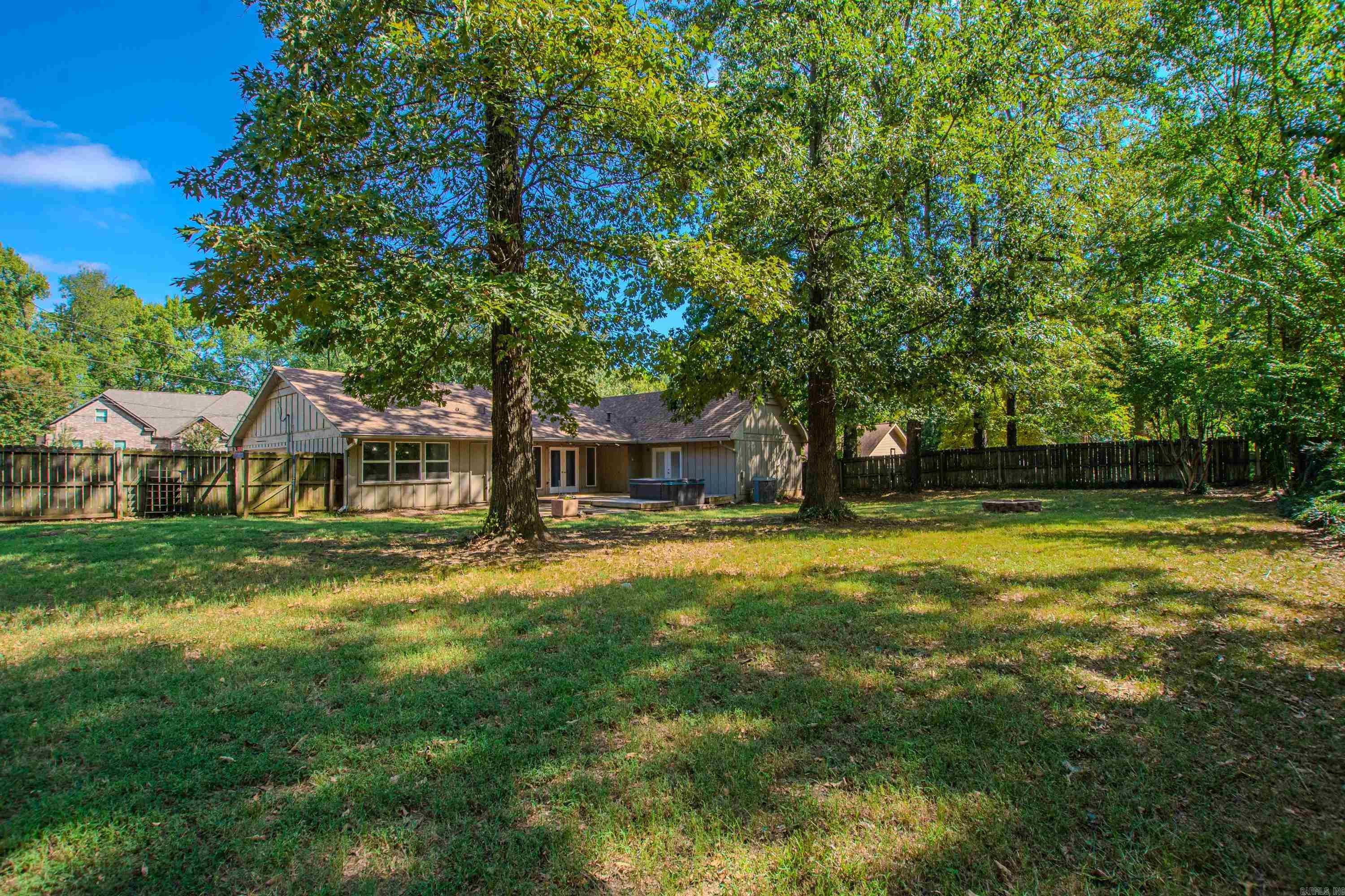 2201 S Fox Trl  Benton, AR
