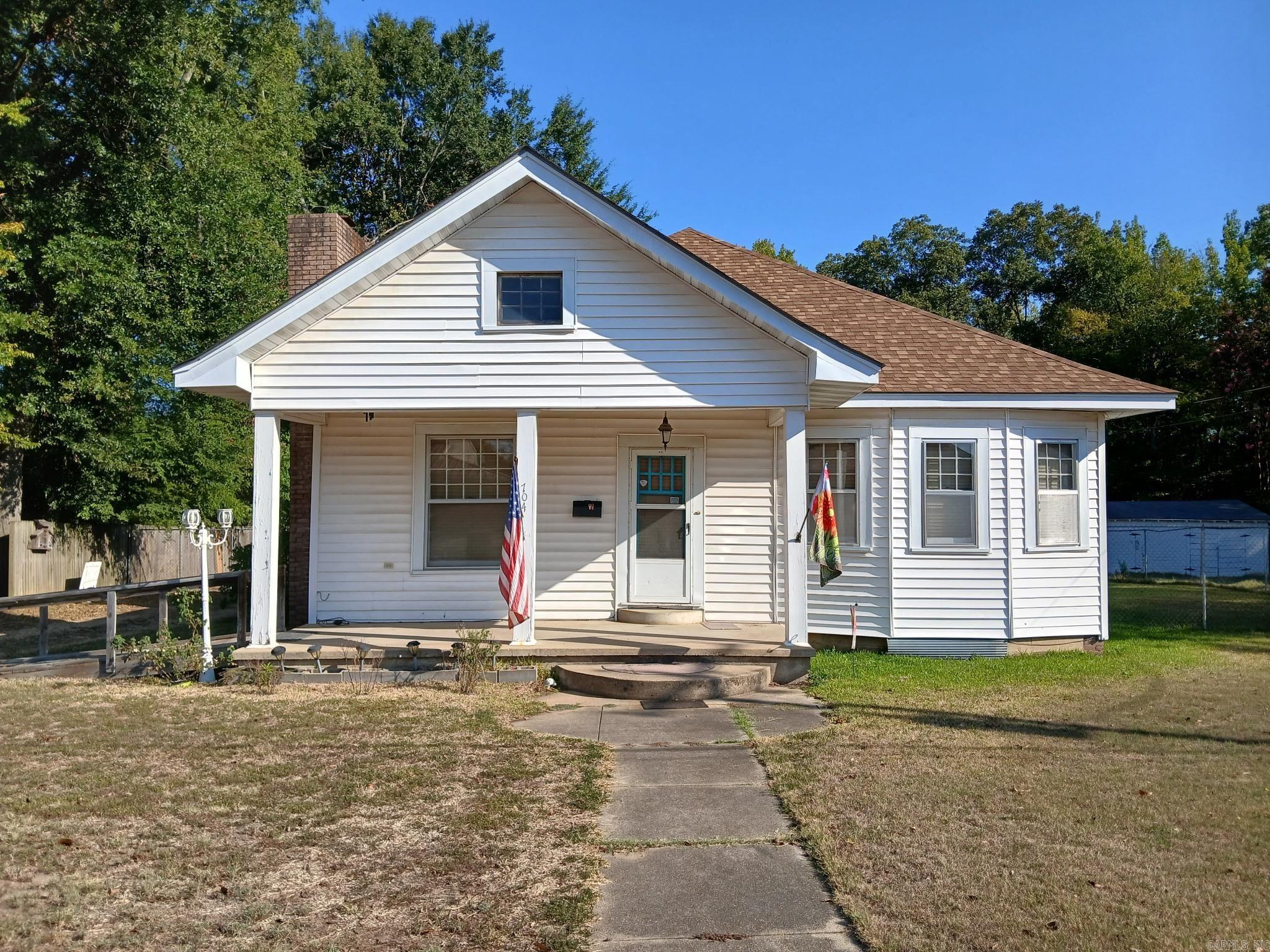 704 W Pine  Warren, AR